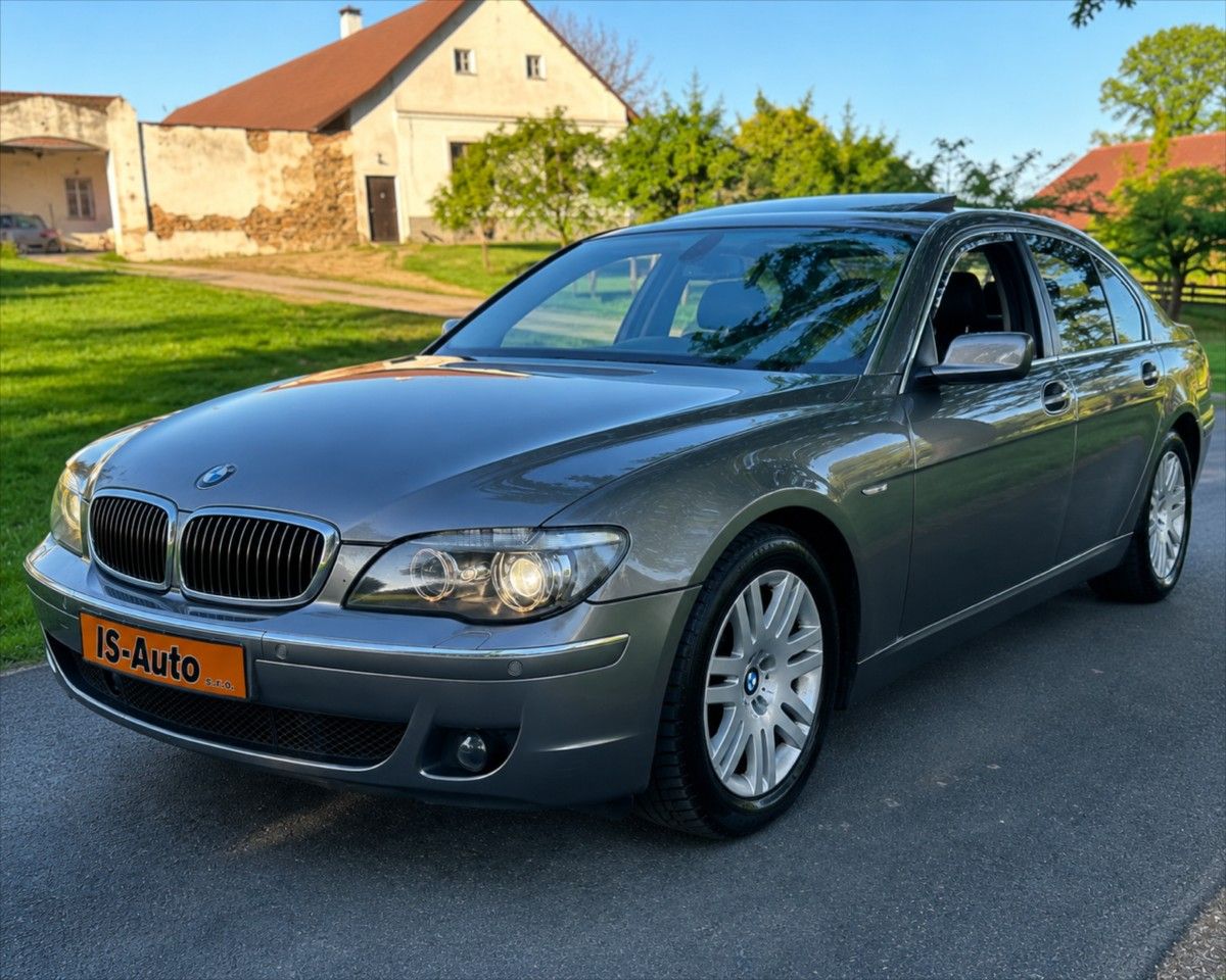 BMW Řada 7, 4,8 750i