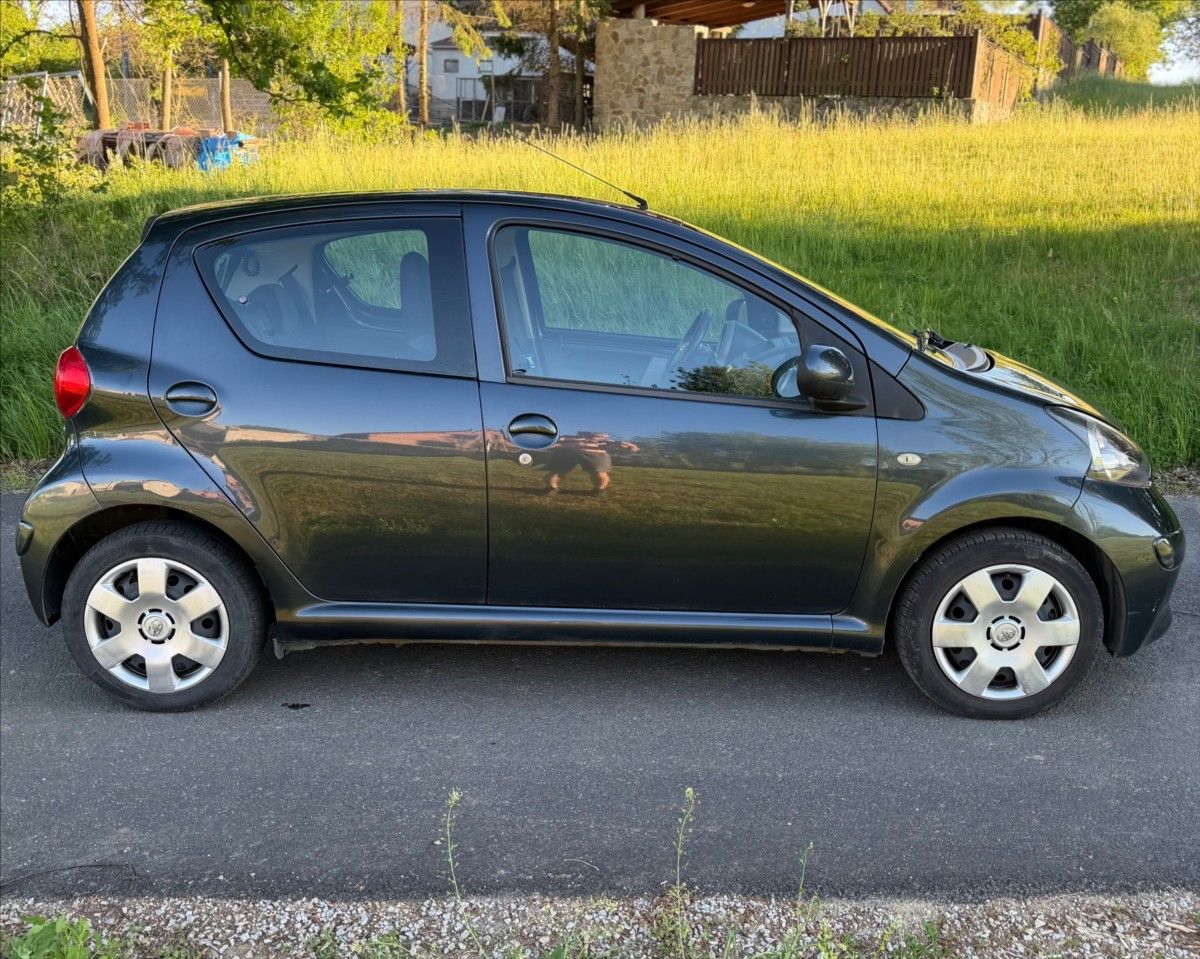 Toyota Aygo, 1,0 - fotka 6