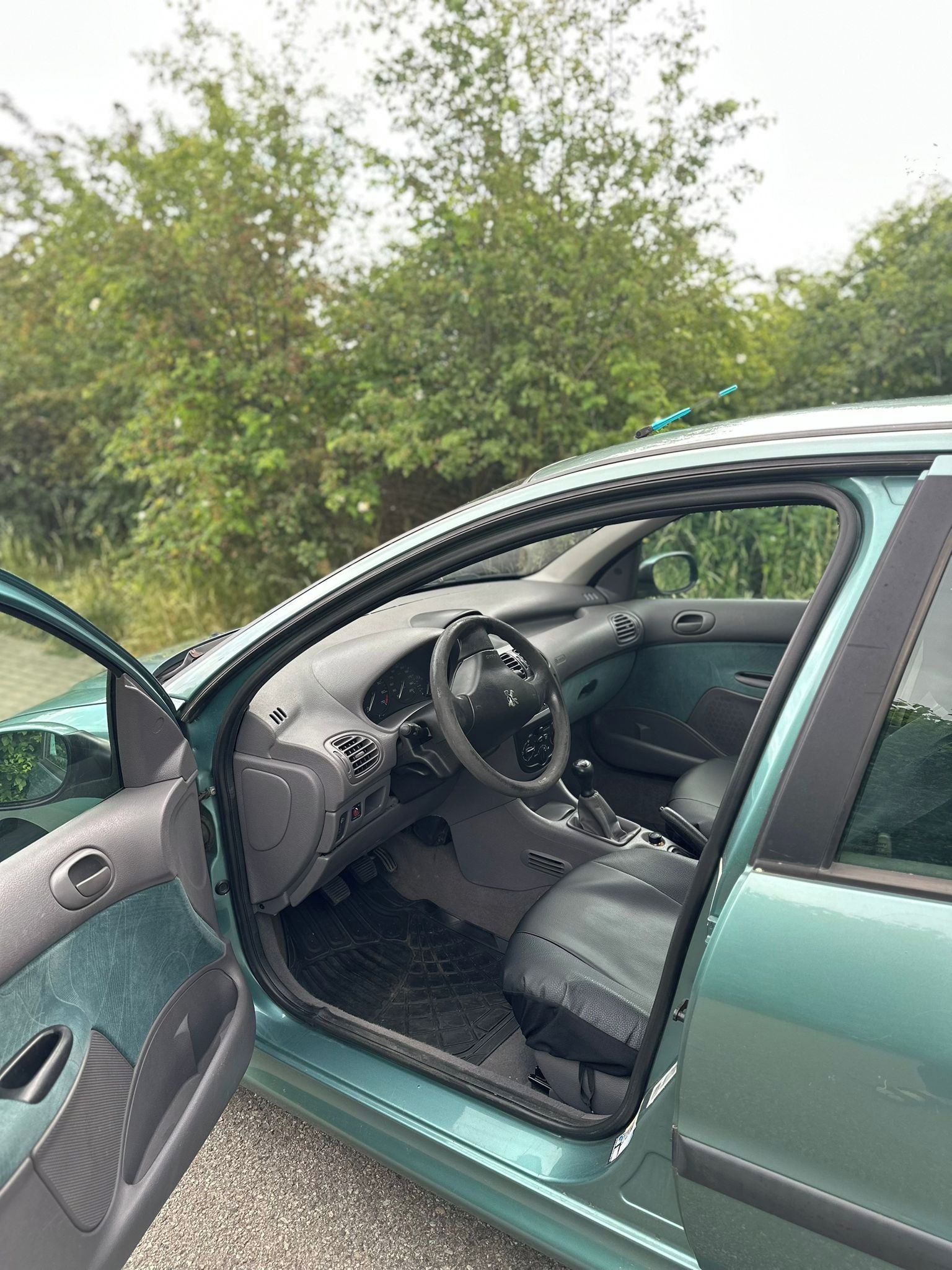 Peugeot 206, 1,4l 55kw, ideální na naučení - fotka 4