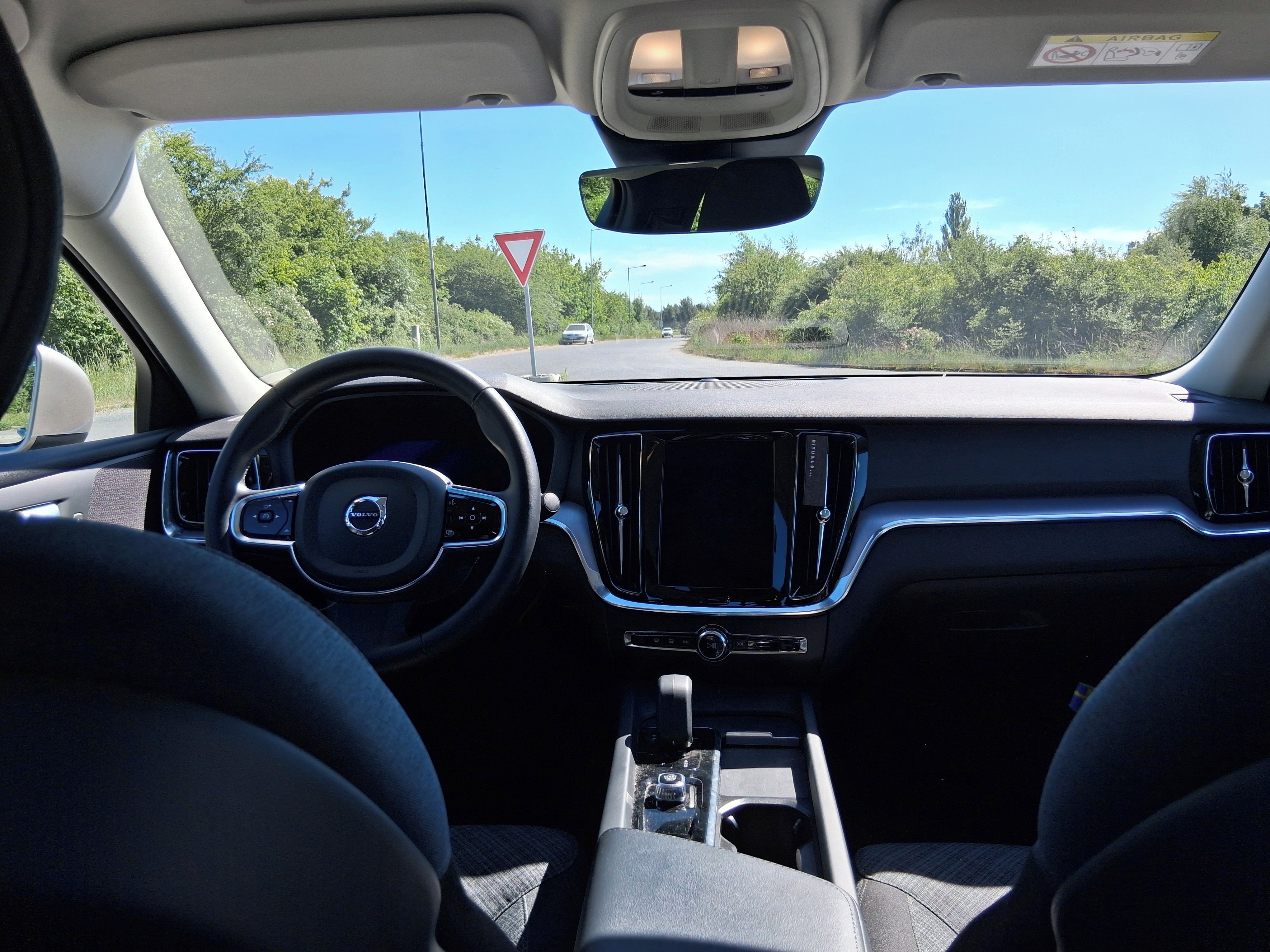 Volvo S60, B4 CORE 145 kW - fotka 5