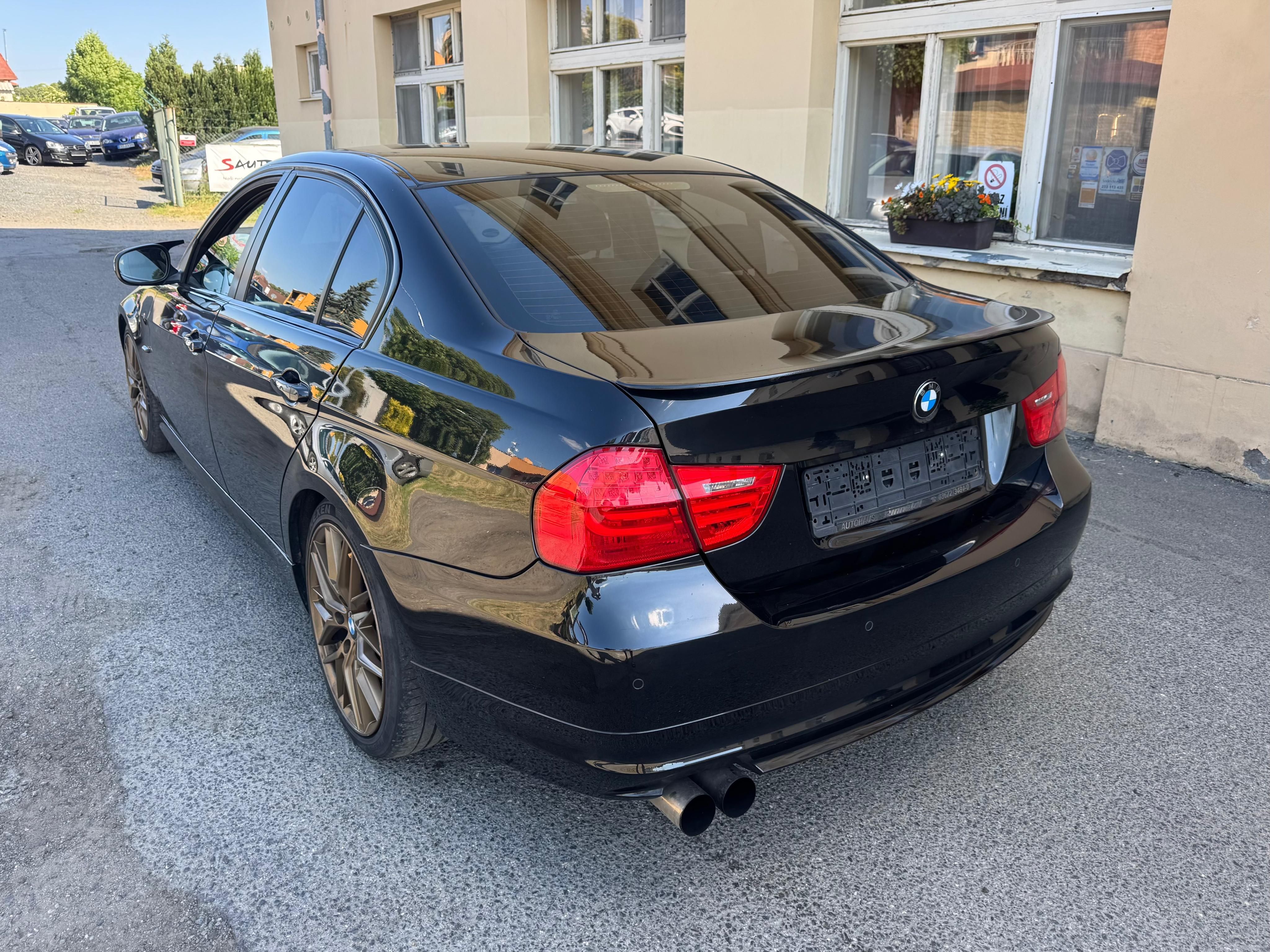 BMW Řada 3, e90 320i 105kW Facelift. - fotka 4