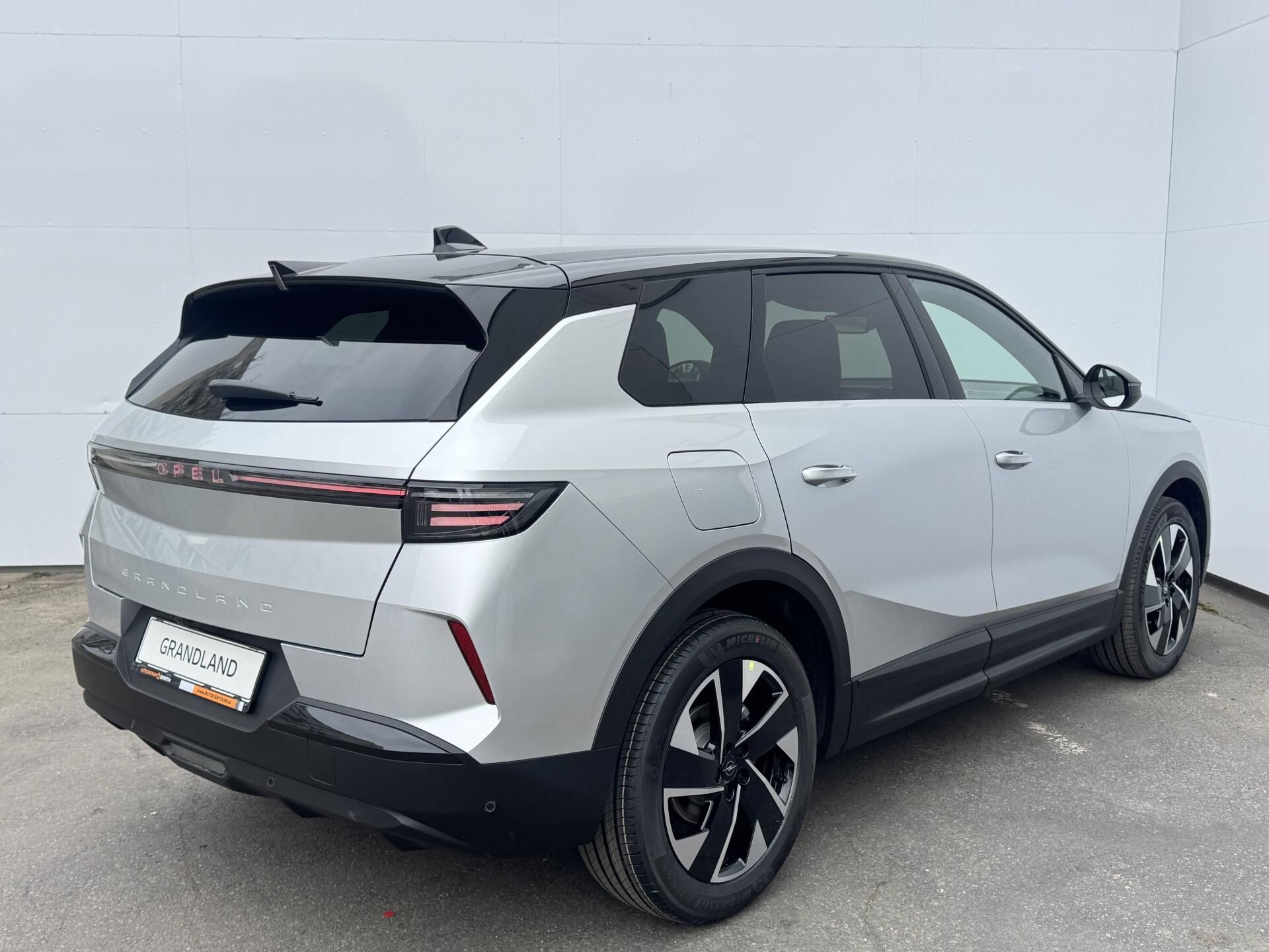 Opel Grandland, GS Hybrid TURBO eDCT6 1.2 TURB - fotka 4