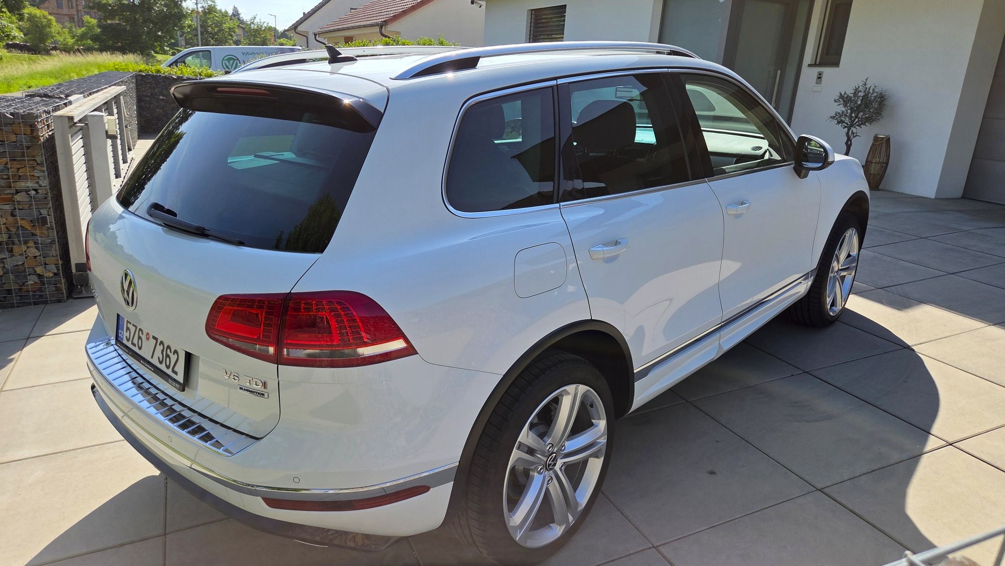 Volkswagen Touareg, 3.0 V6 TDI, R-Line, DPH, 1 CZ - fotka 6