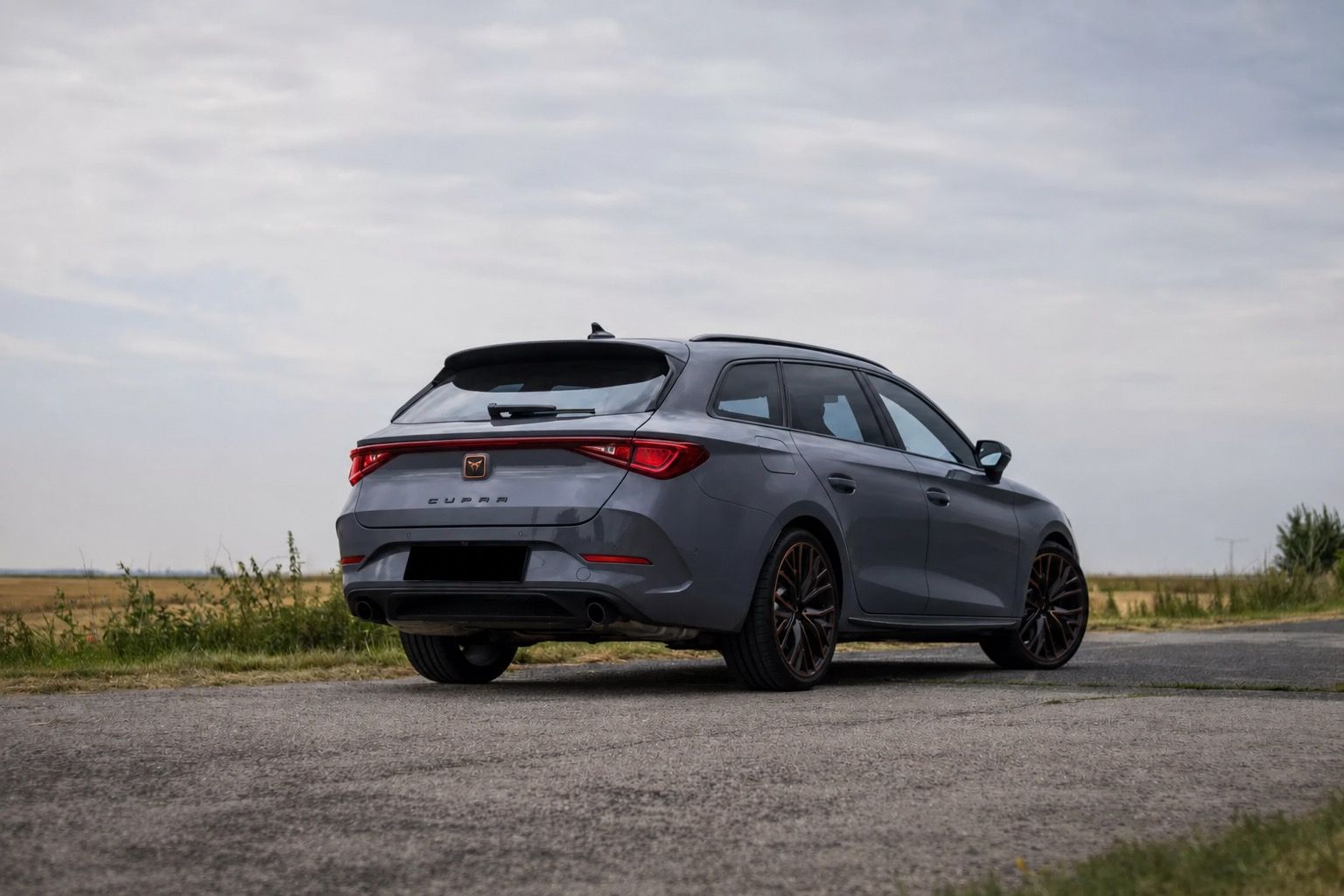 Cupra Leon, 2.0 TSI, 221kW - fotka 4