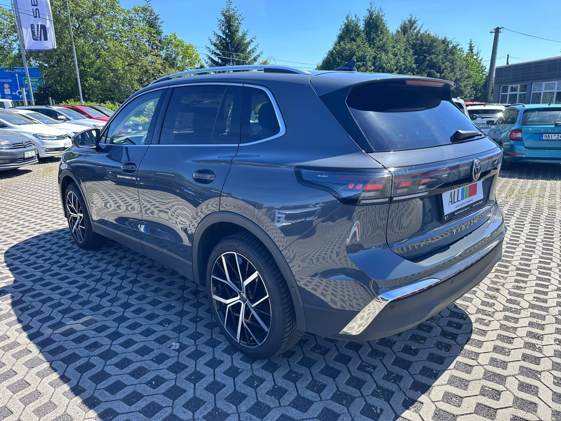 Volkswagen Tiguan, 2.0 TDI 4MOTION DSG Elegance - fotka 5