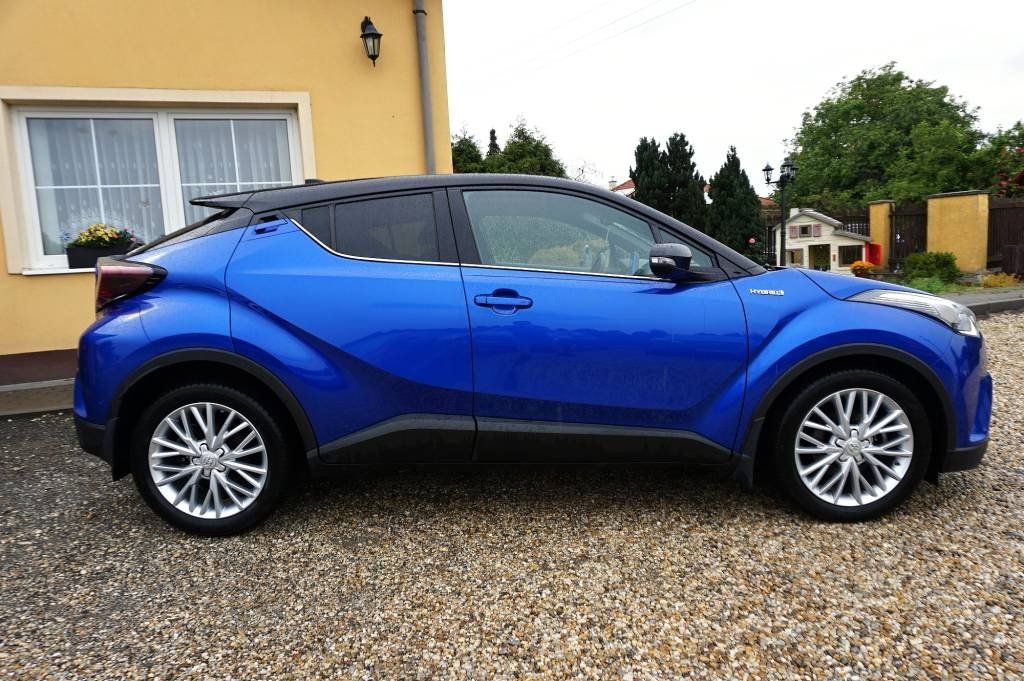 Toyota C-HR, ACTIVE 1,8 HYBRID 72 kW - fotka 3