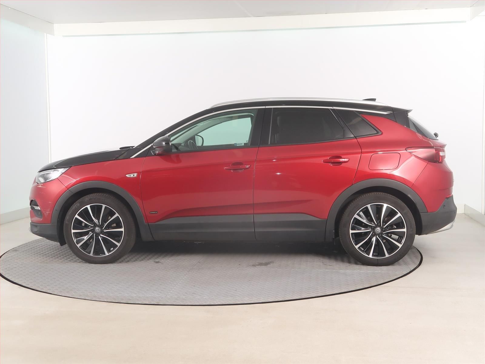 Opel Grandland X, Plug-in Hybrid4, 4X4, Automat - fotka 3