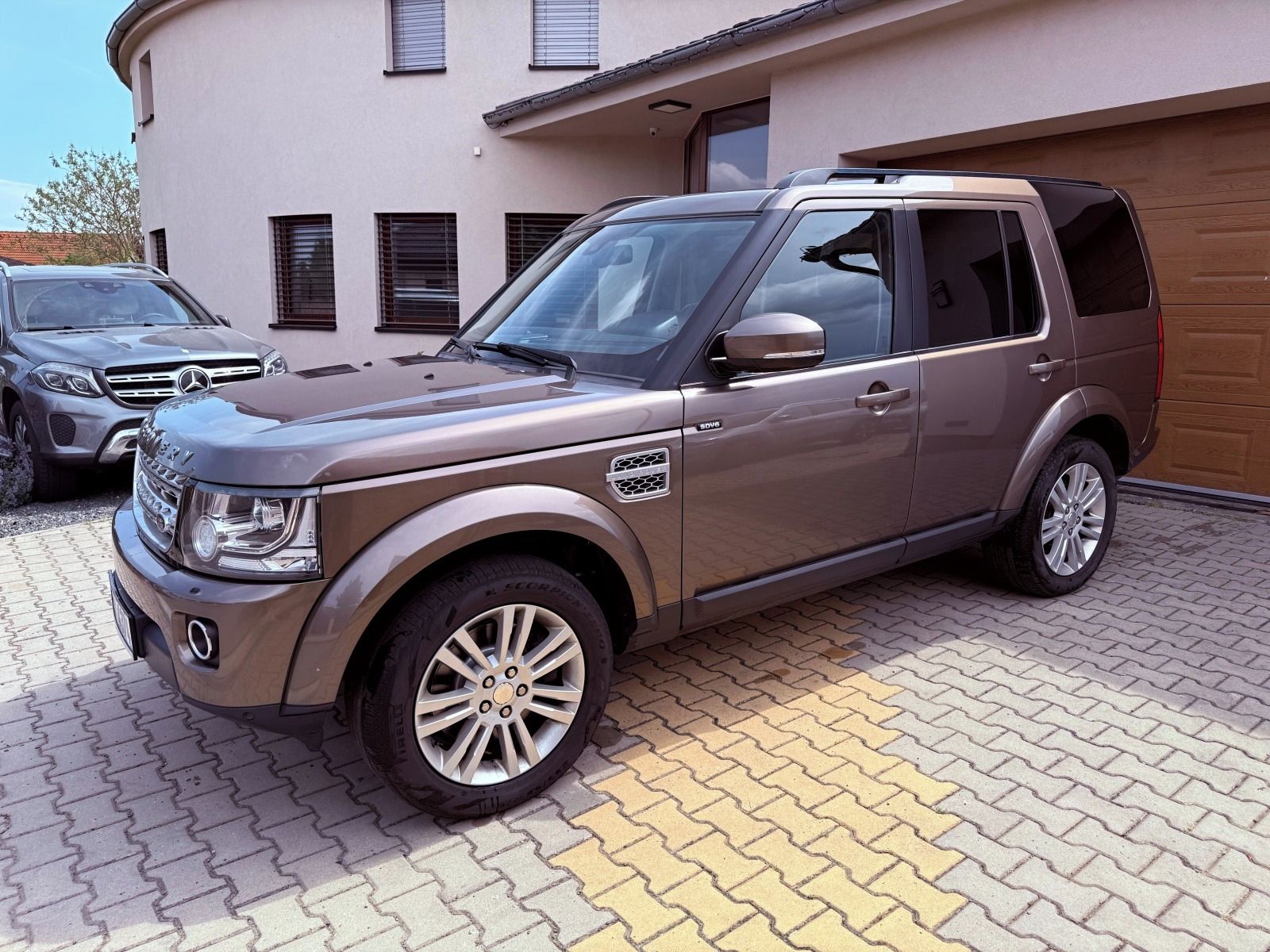 Land Rover Discovery, HSE l perfektní motor - fotka 2