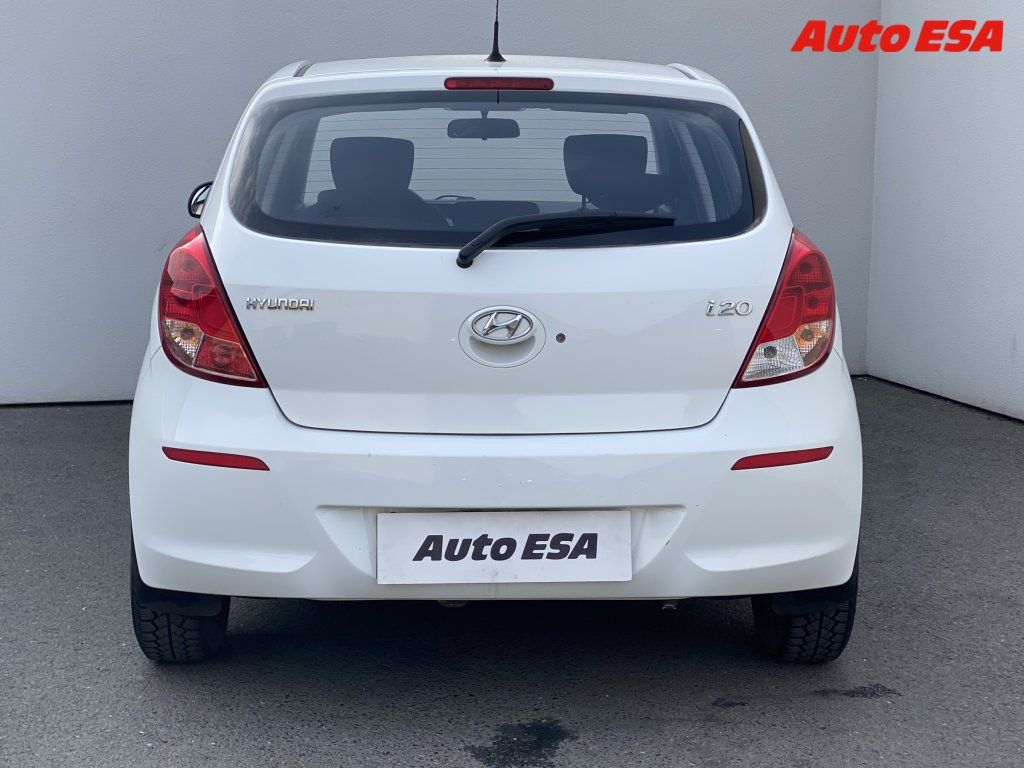 Hyundai i20, 1.2I,2.maj,ČR,AC - fotka 5