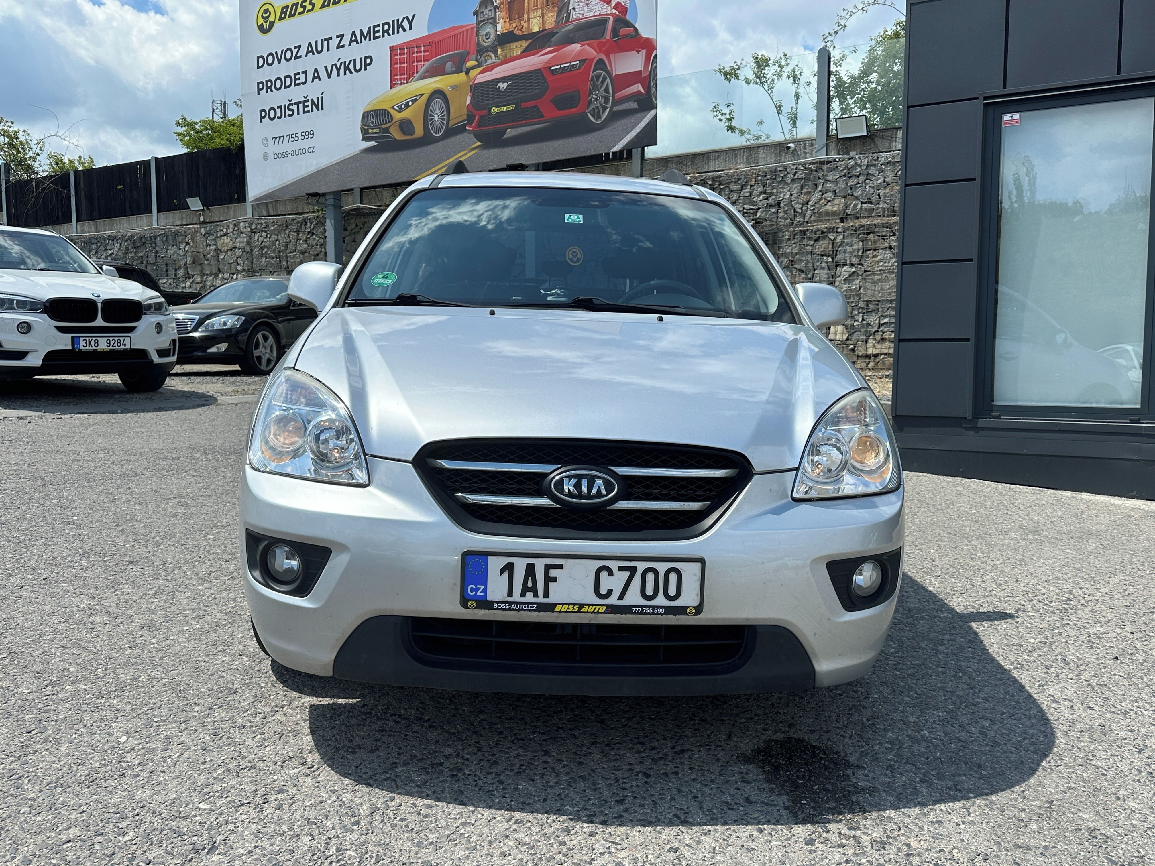 Kia Carens, Kia Carens 2010 - fotka 3