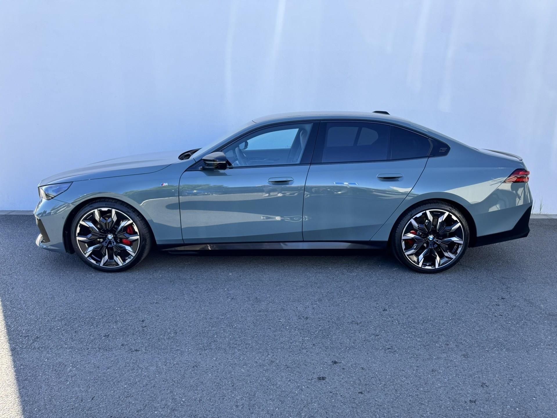 BMW i5, i5 M60 xDrive M PRO - fotka 3