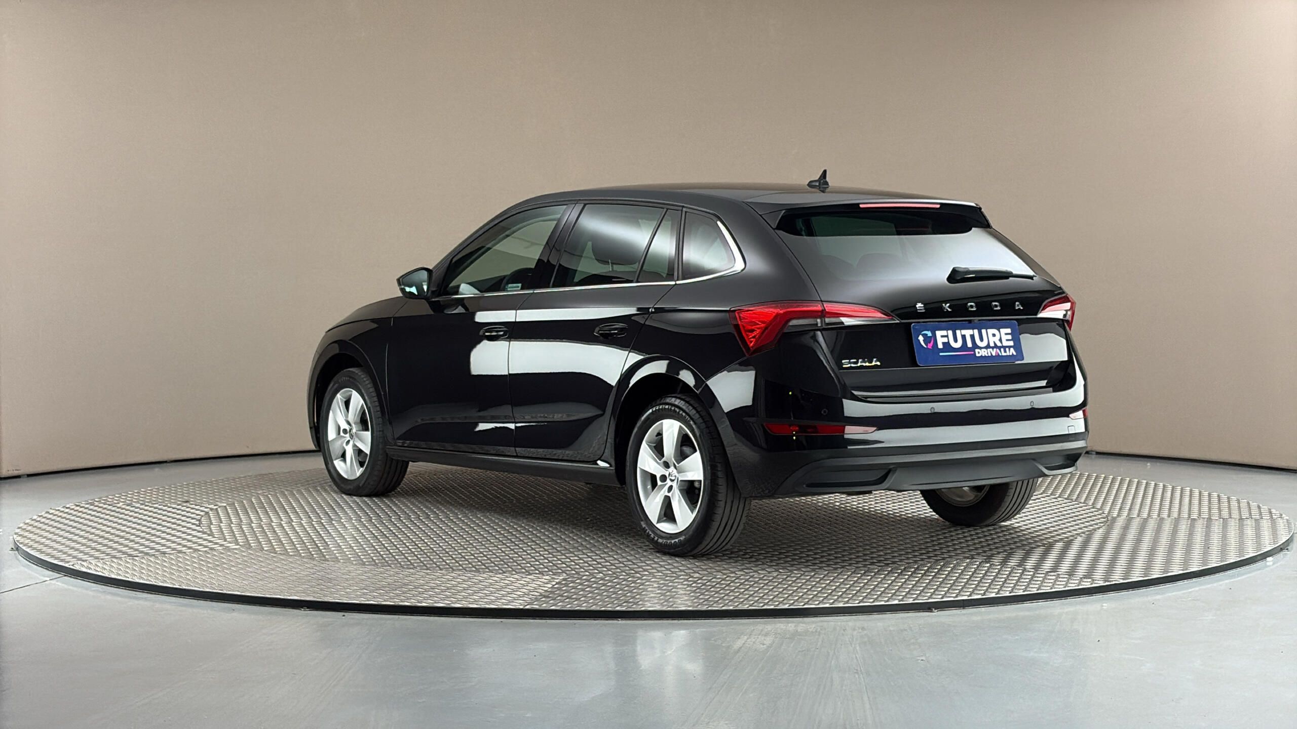 Škoda Scala, 1.0 TSI DSG Style - fotka 2