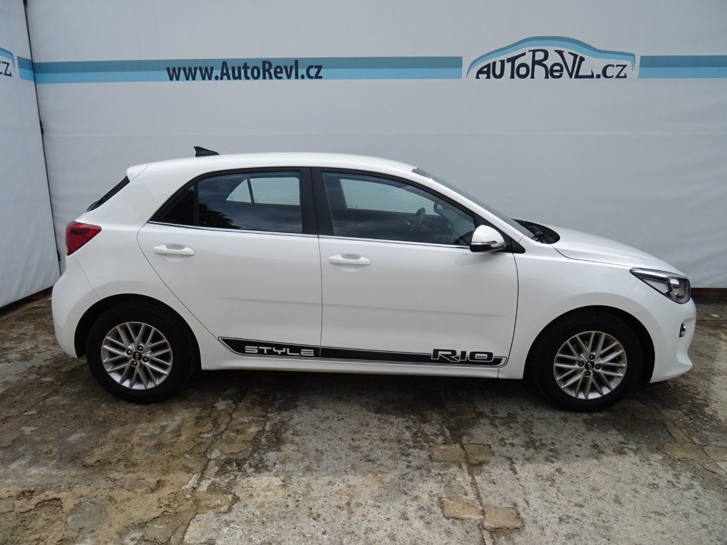 Kia Rio, 1.2i,61kW,1majČR,S.kn,navi - fotka 5