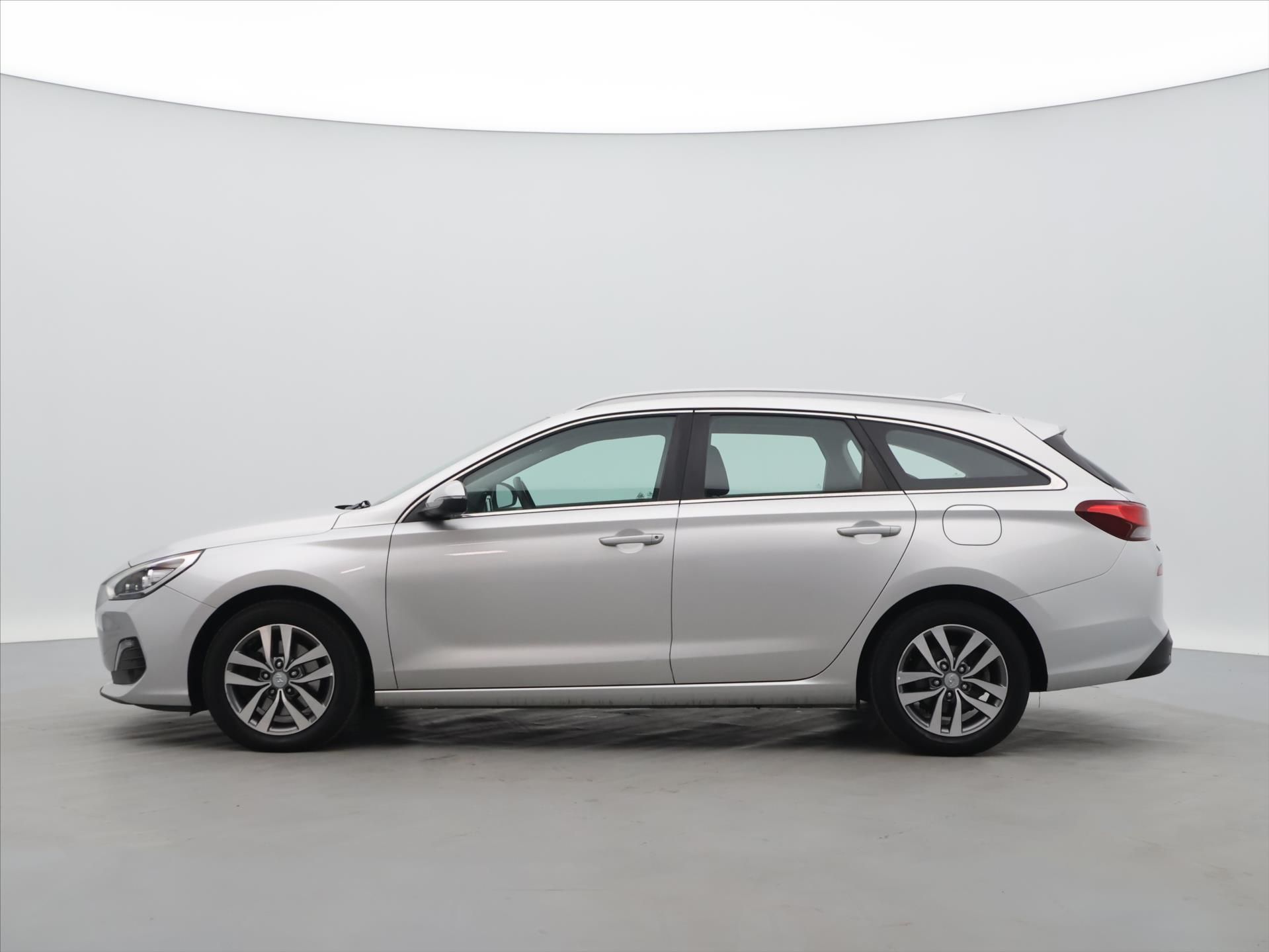 Hyundai i30, 1,6 CRDi 85kW Style CZ 1.Maj. - fotka 4