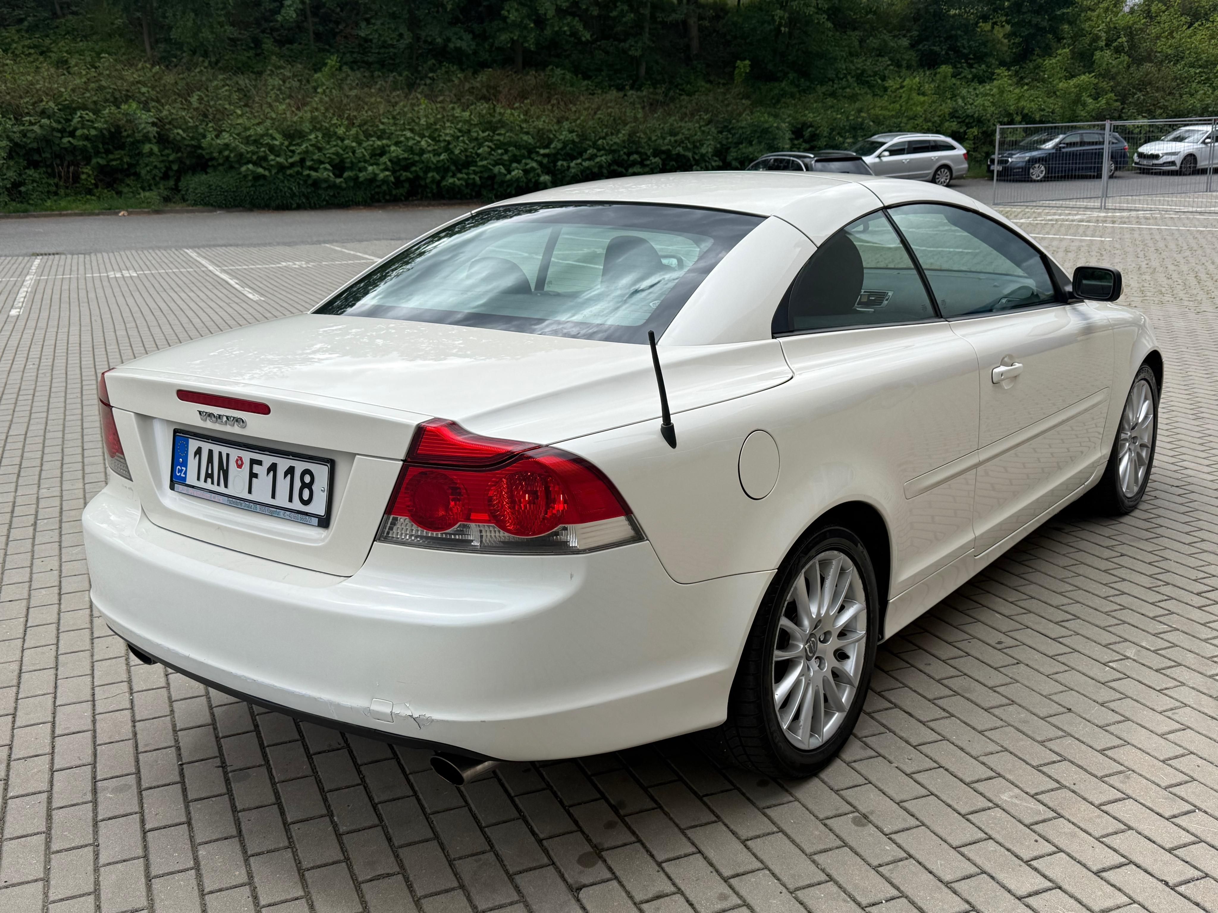 Volvo C70, 2.4D, 132kw Kabrio Automat - fotka 5