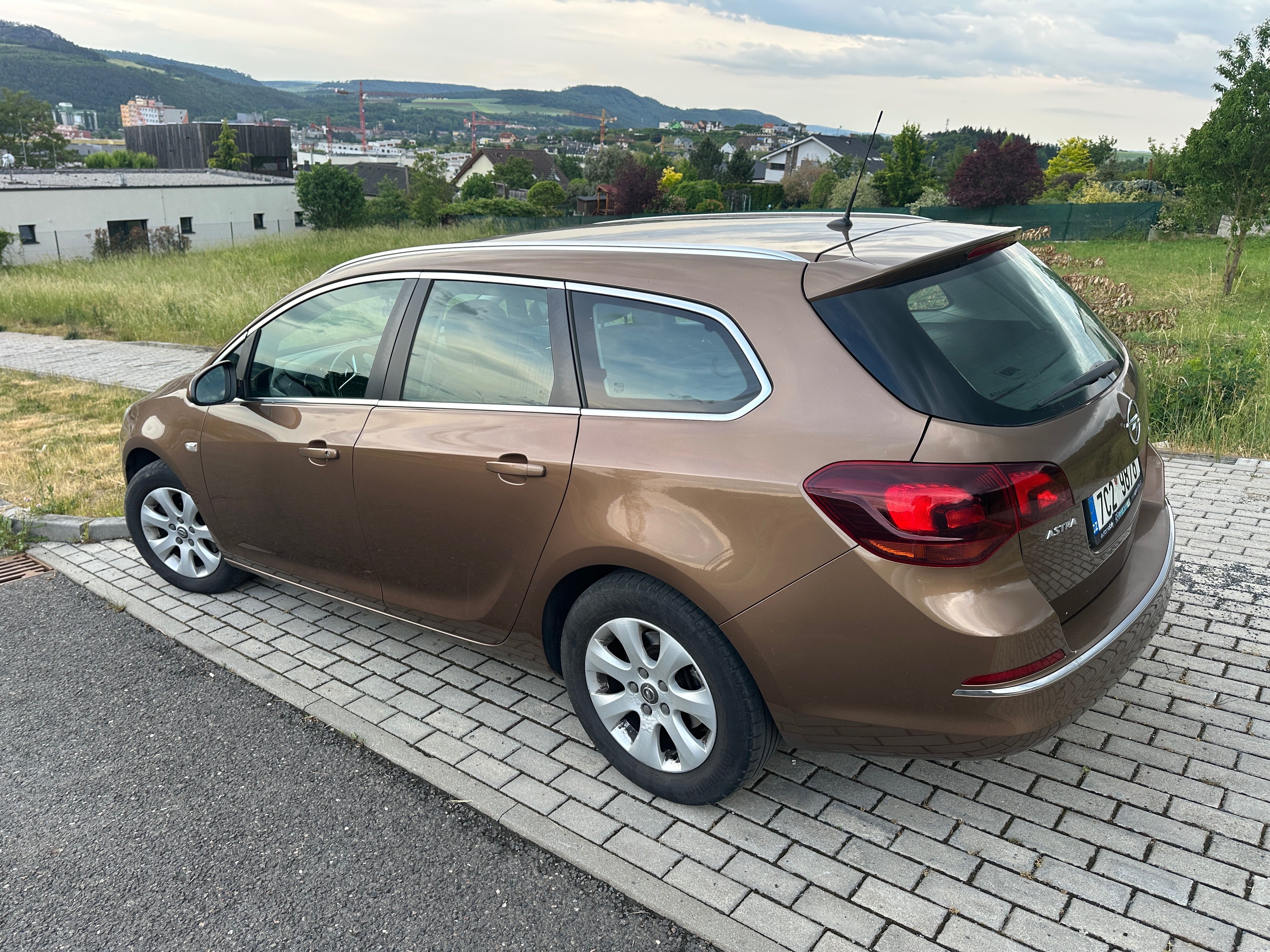 Opel Astra, Sports Tourer 1.6 CDTI 96 kW - fotka 3