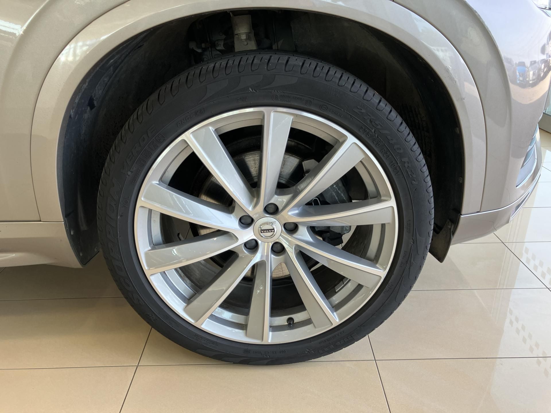 Volvo XC90, B5 AWD Momentum AT8 - fotka 5