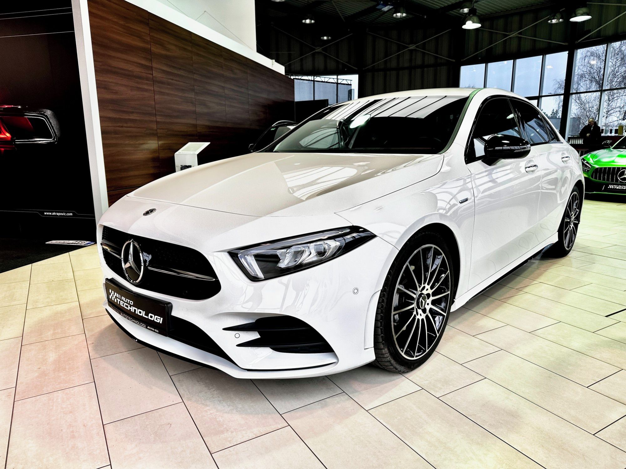 Mercedes-Benz Třídy A, 180 D - fotka 2