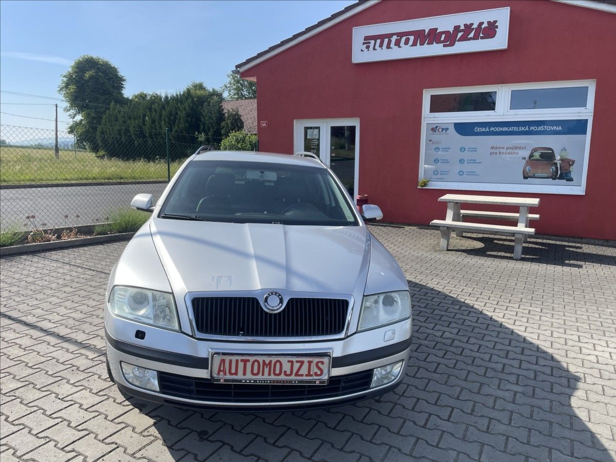 Škoda Octavia, 2,0 TDI DSG XENONY NOVÉ v ČR D - fotka 2