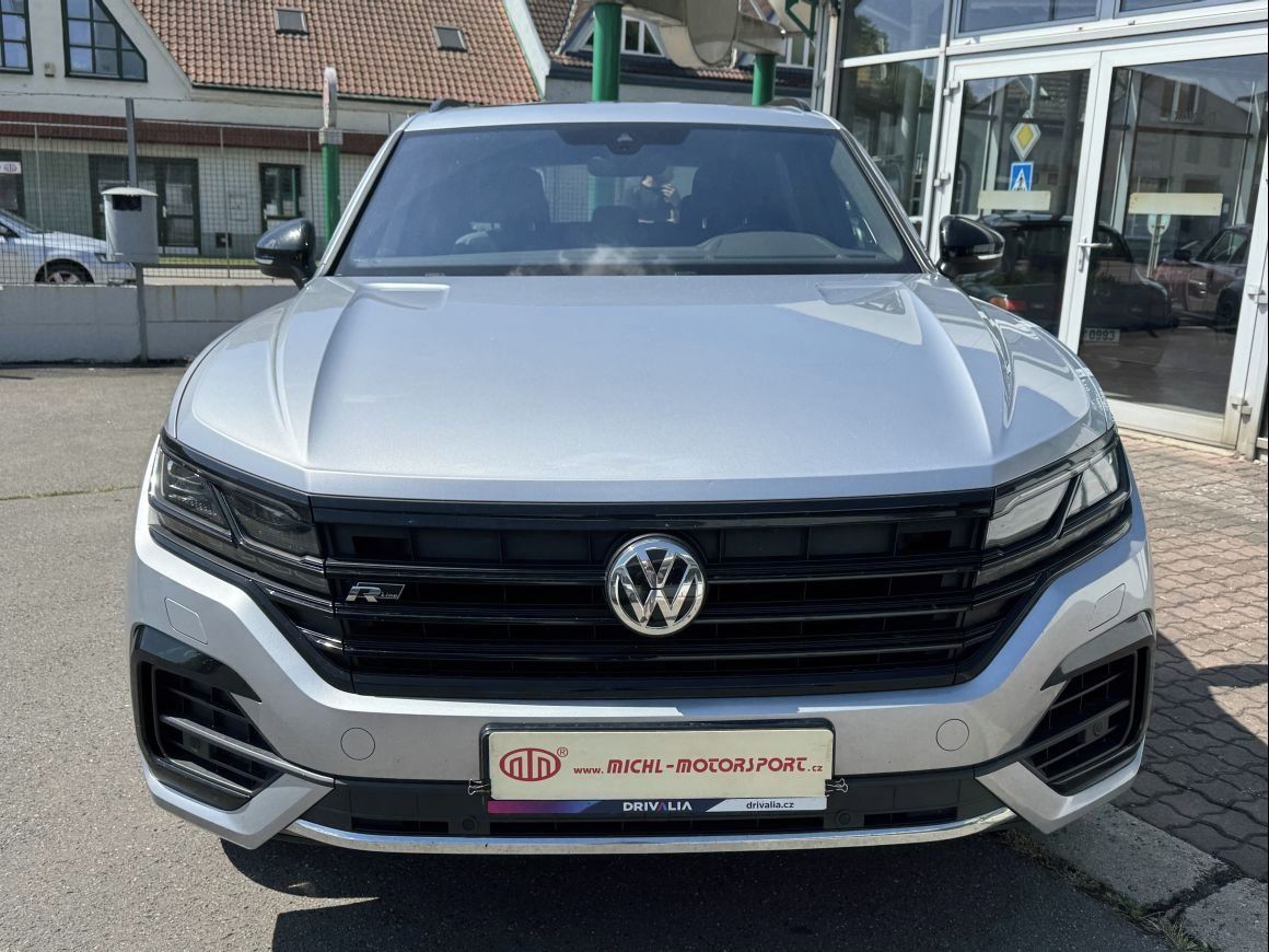 Volkswagen Touareg, 3,0 TDI V6 R-Line - fotka 3