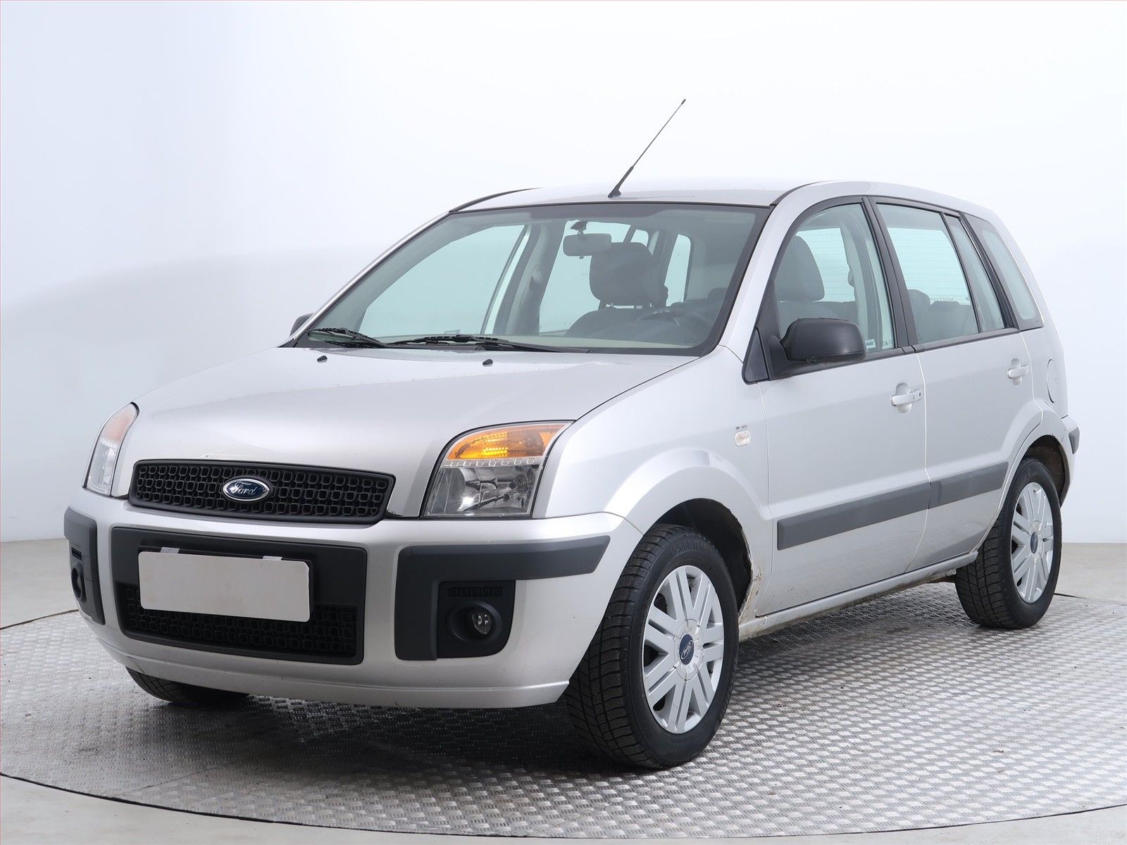 Ford Fusion, 1.4, ČR,1.maj, po STK, Tažné - fotka 2