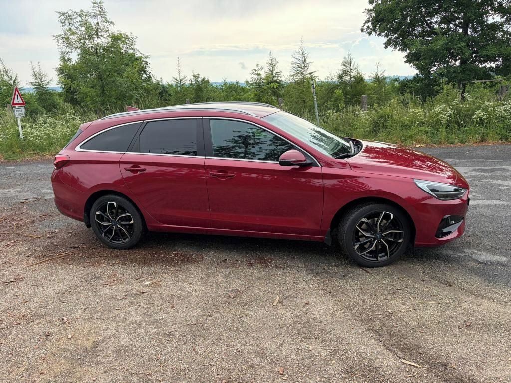 Hyundai i30, Hyundai i30 Kombi 1.5i 81 kW - fotka 3