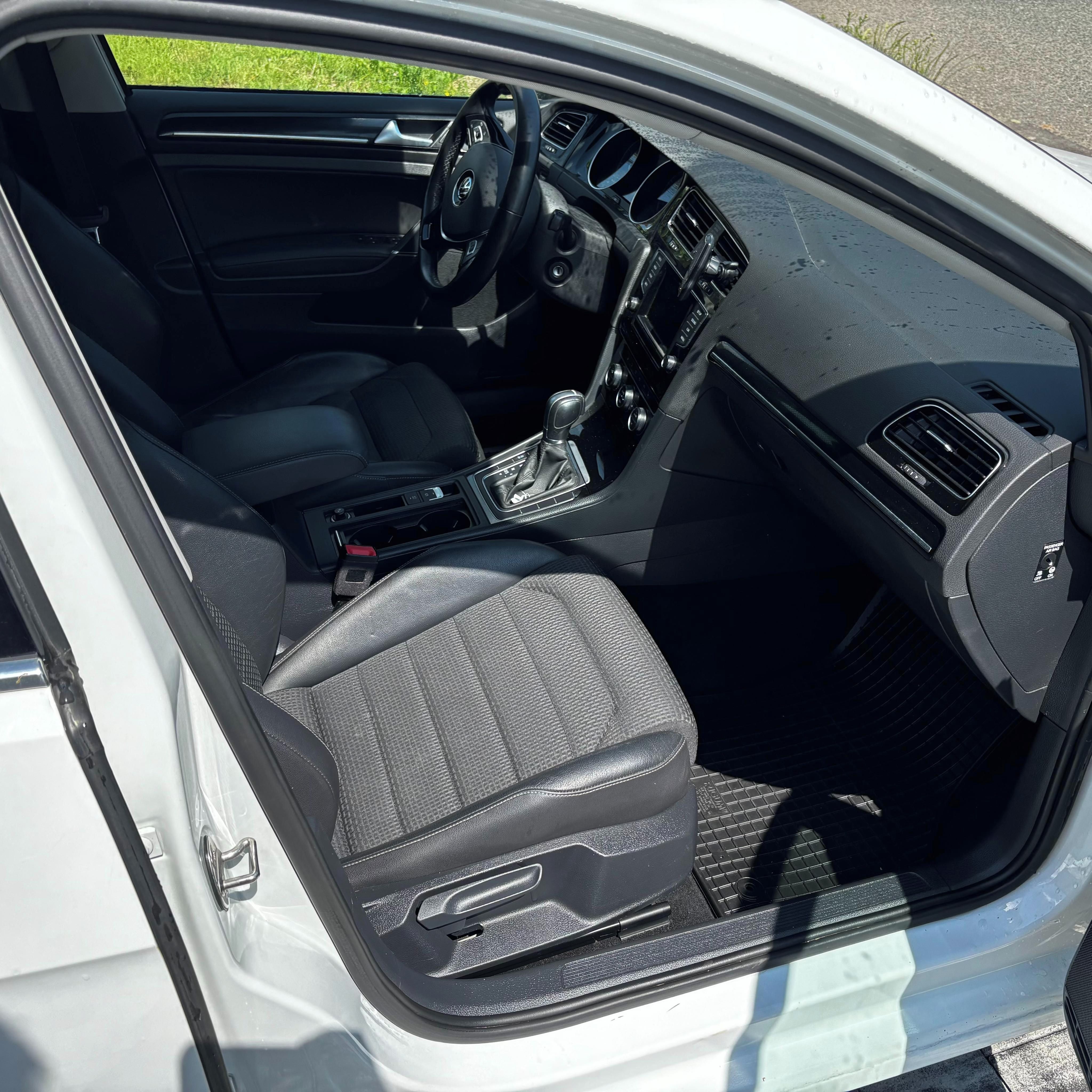 Volkswagen Golf, Volkswagen Golf VII 1.4 TSI CN - fotka 4