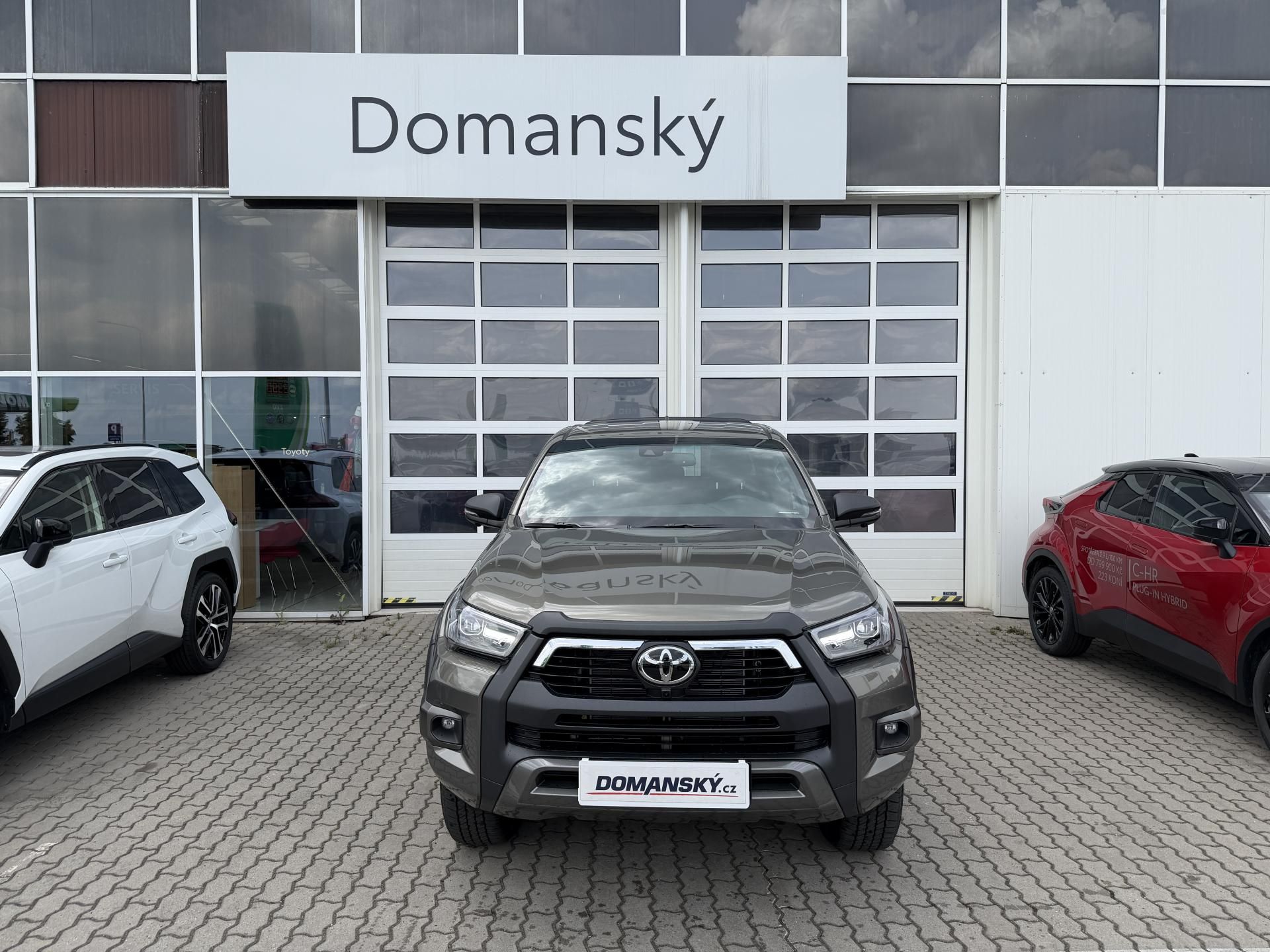 Toyota Hilux, 2.8 D 6A/T 48W INVINCIBLE 4X4 - fotka 2