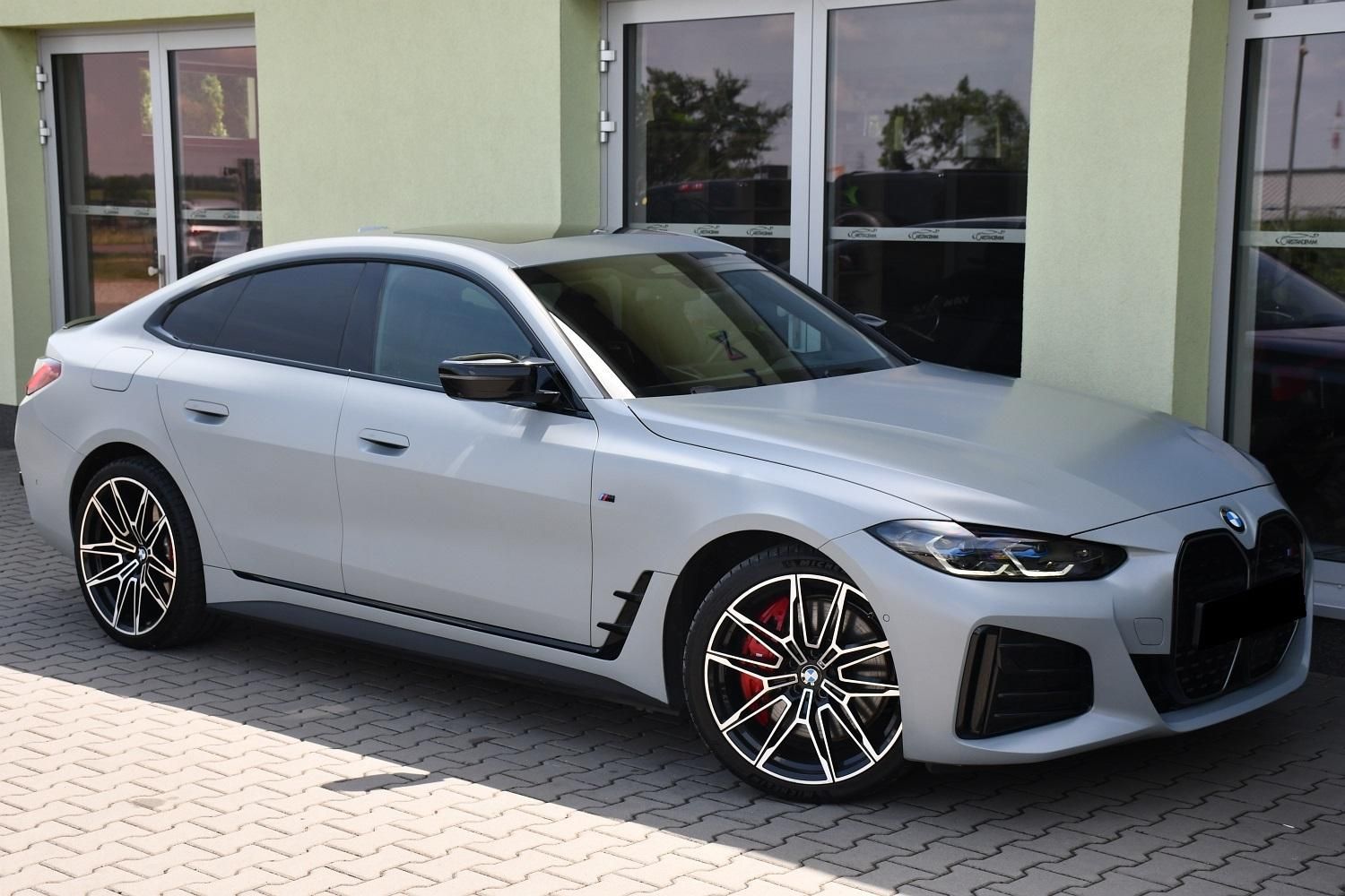 BMW i4, M50 xD 1M ČR - fotka 2