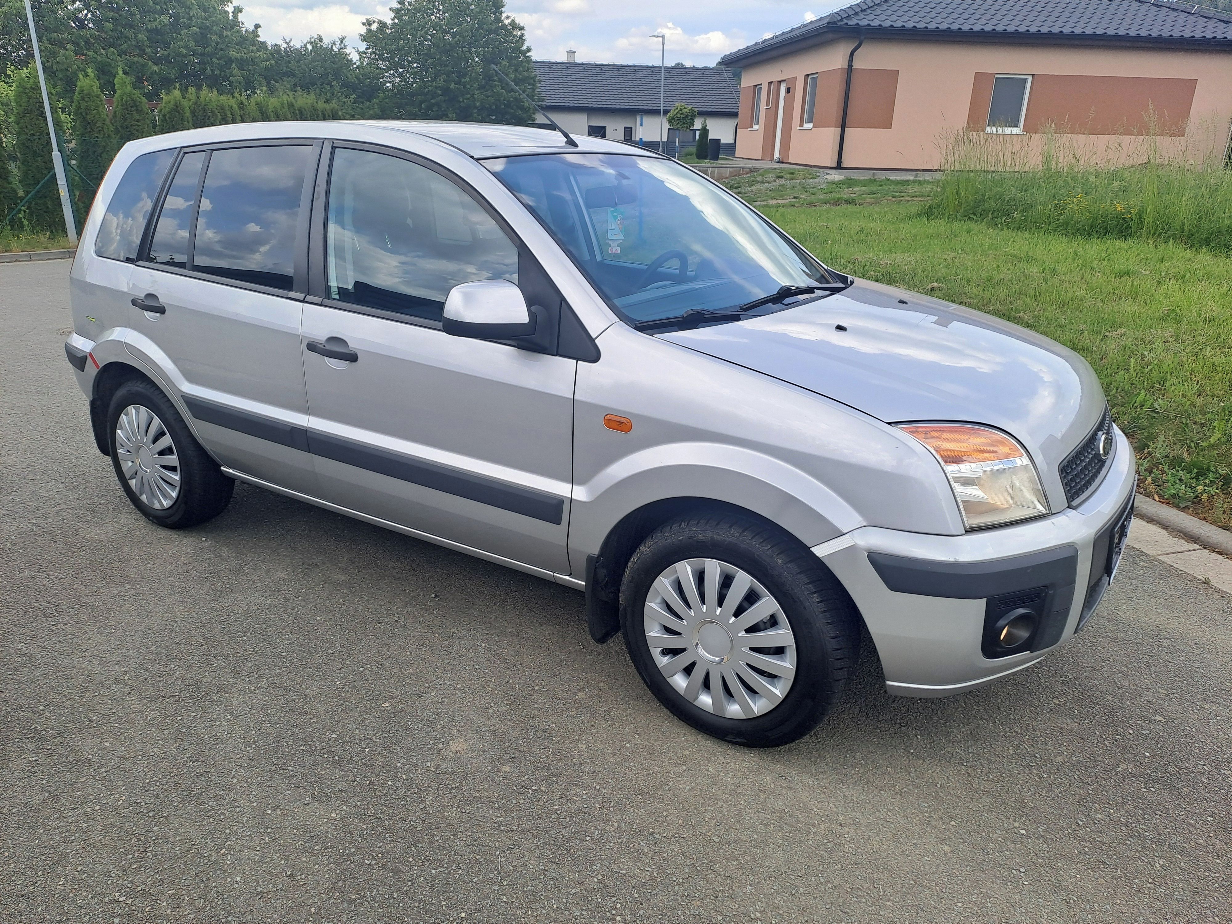 Ford Fusion, 1,4 16V,NOVÁ STK,NOVÝ SERVIS - fotka 2