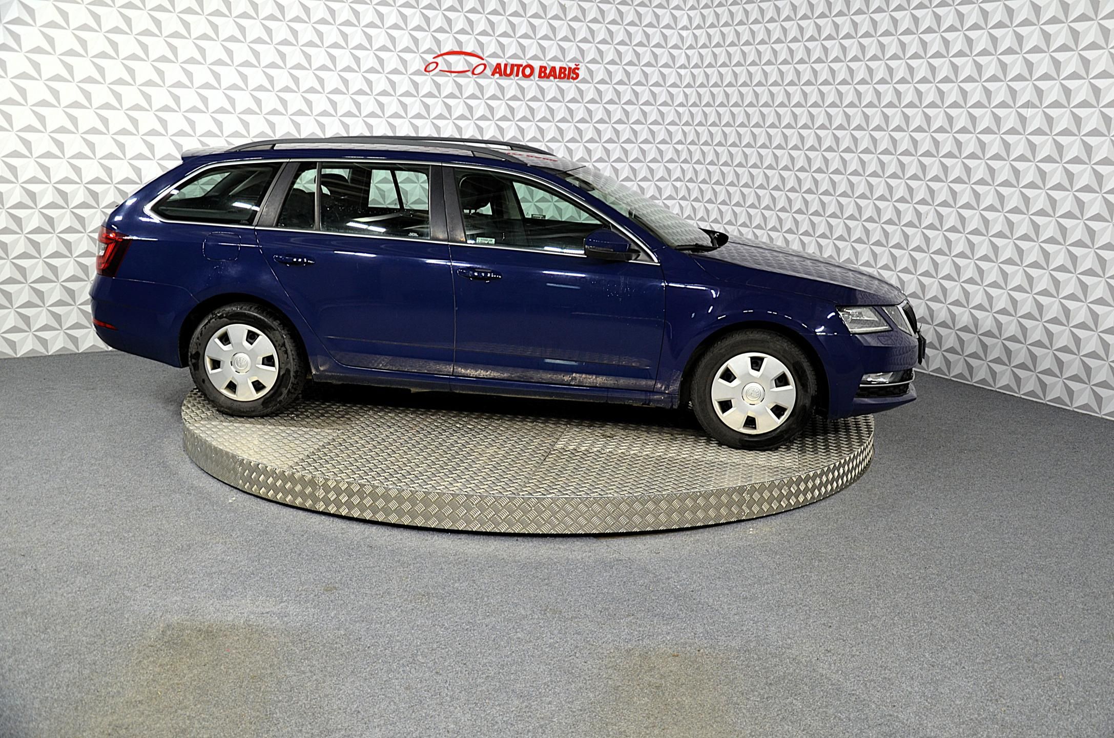 Škoda Octavia, 1.6TDi 85kw Style kombi - fotka 4