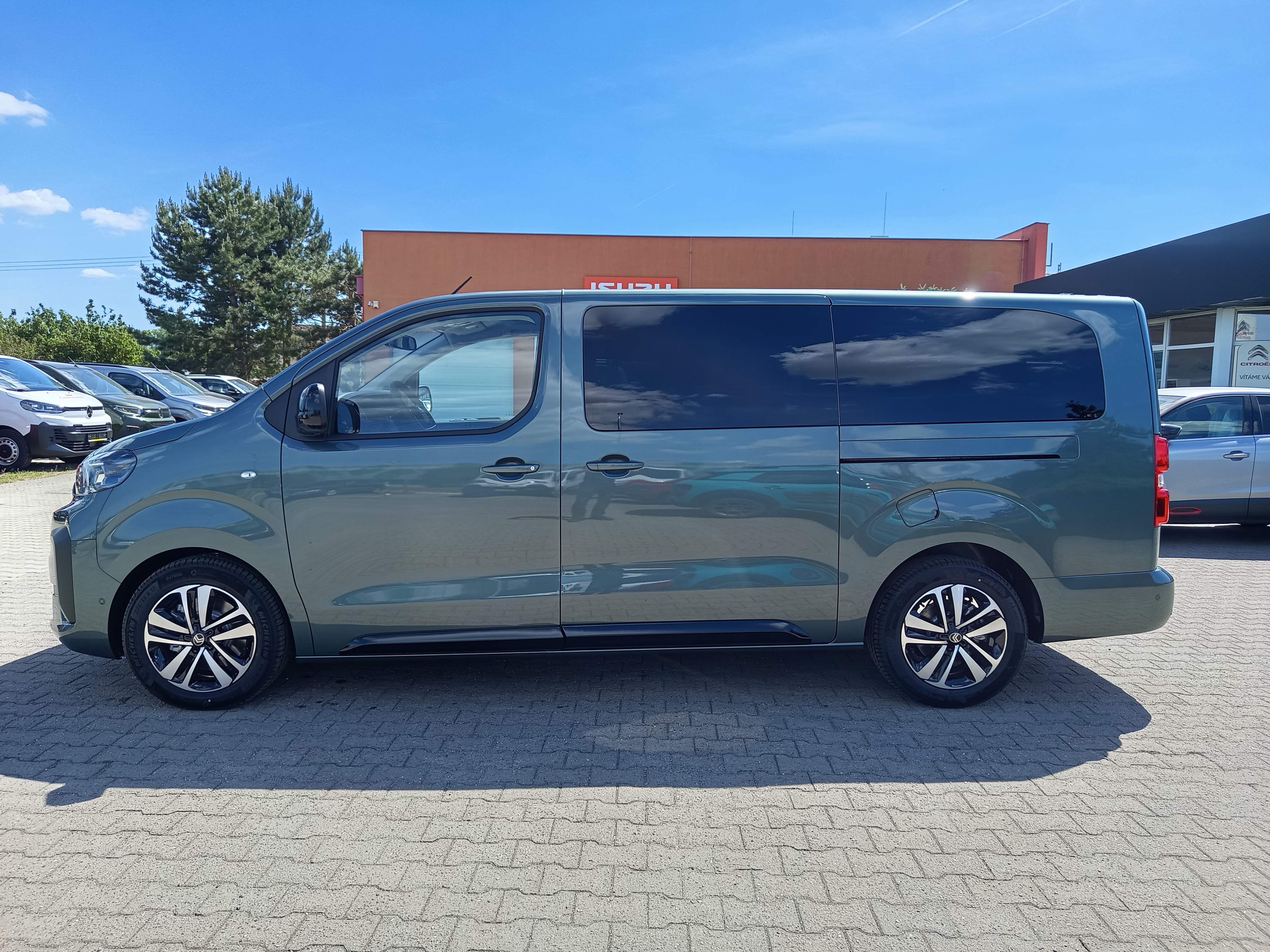 Citroën SpaceTourer, Shine XL 2.2Hdi EAT8 180k - fotka 2