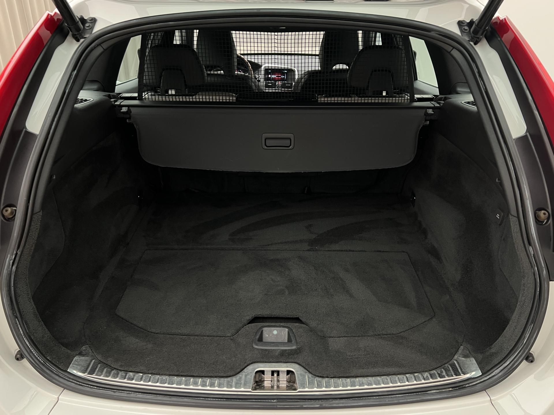 Volvo XC60, D5 AWD POLESTAR SUMMUM AUT - fotka 5