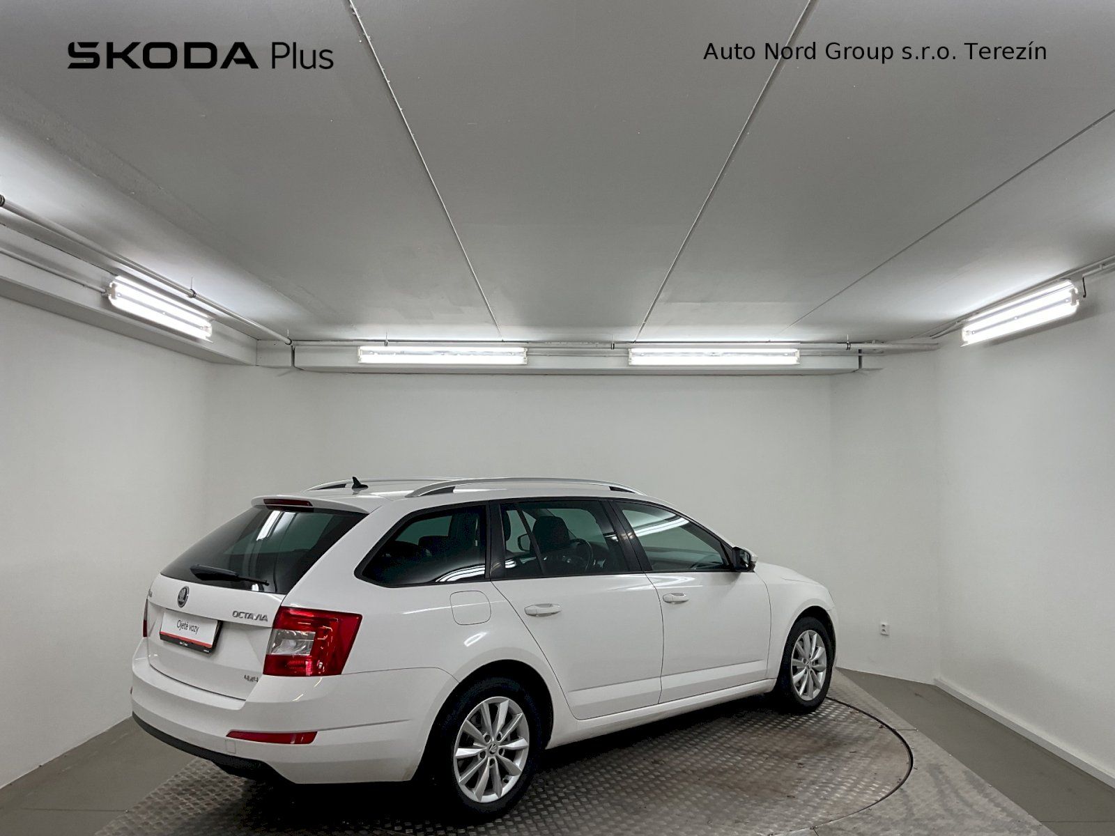 Škoda Octavia, 1.6 TDI 81kW Style Combi 4x4 - fotka 2
