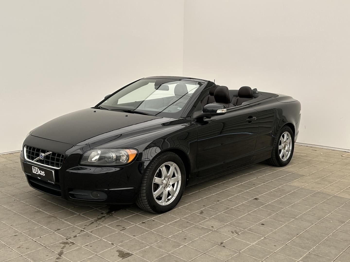 Volvo C70, 2.4D5 132kW Sumum - fotka 2