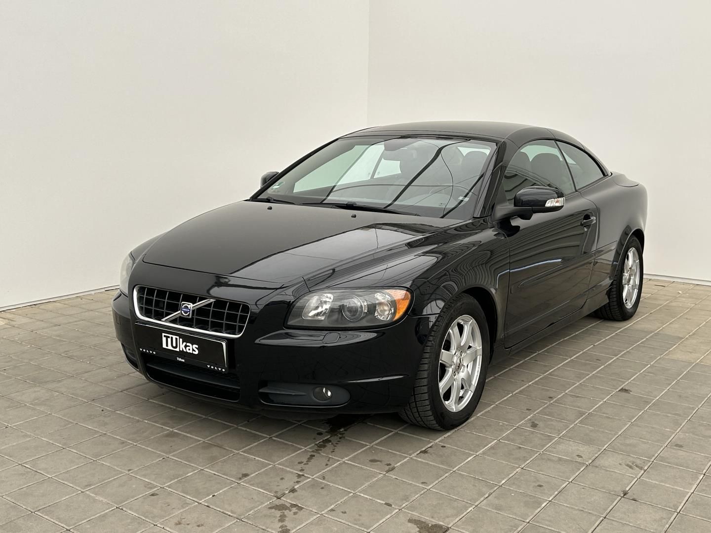 Volvo C70, 2.4D5 132kW Sumum - fotka 3