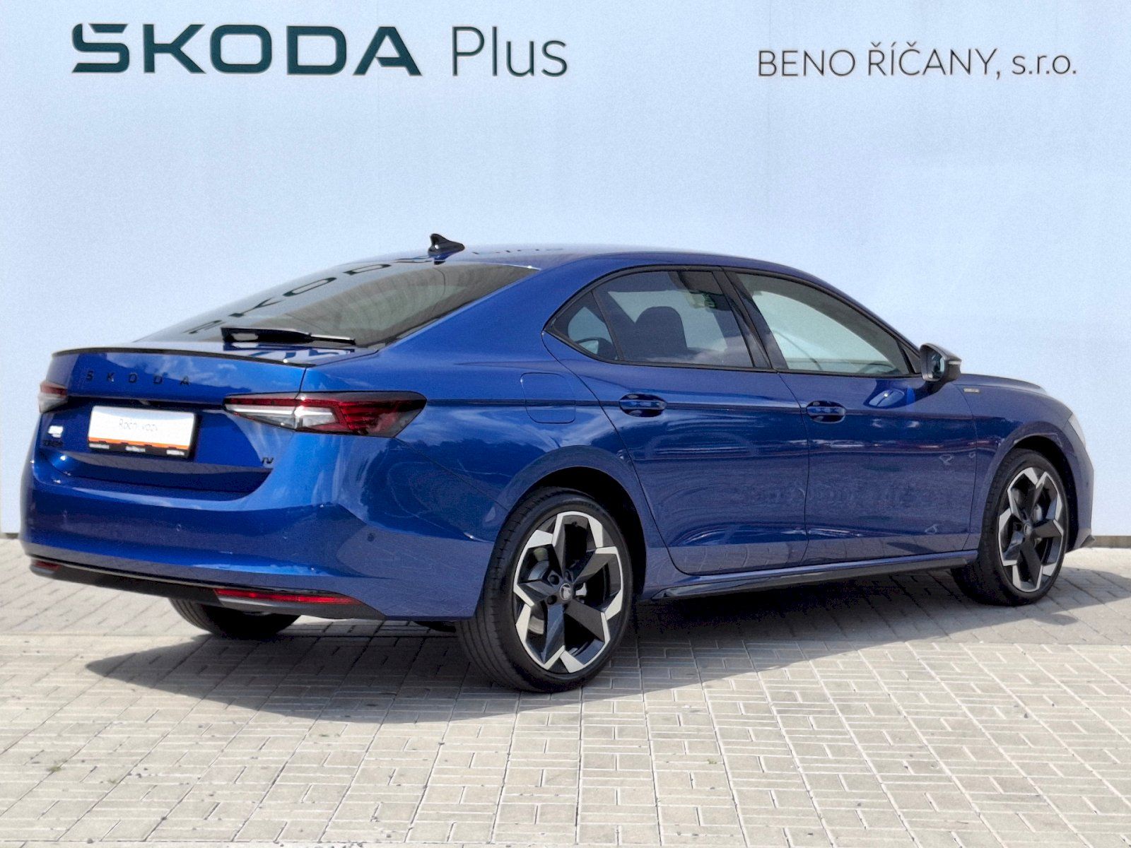Škoda Superb, iV SportLine DSG 1,5TSi 150kW - fotka 2