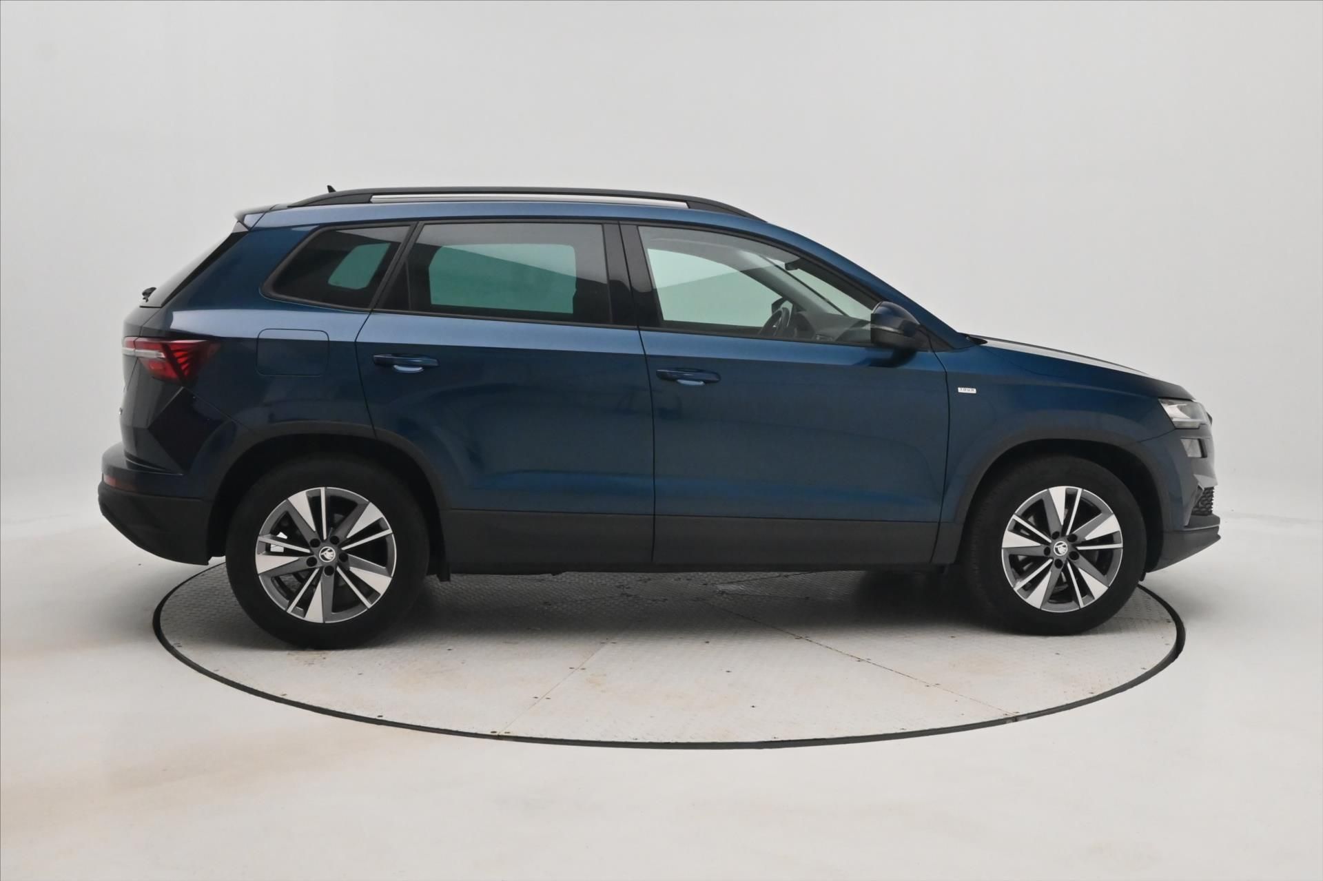 Škoda Karoq, 2,0 TDI 110kW 4x4 DSG TOUR Zár - fotka 4