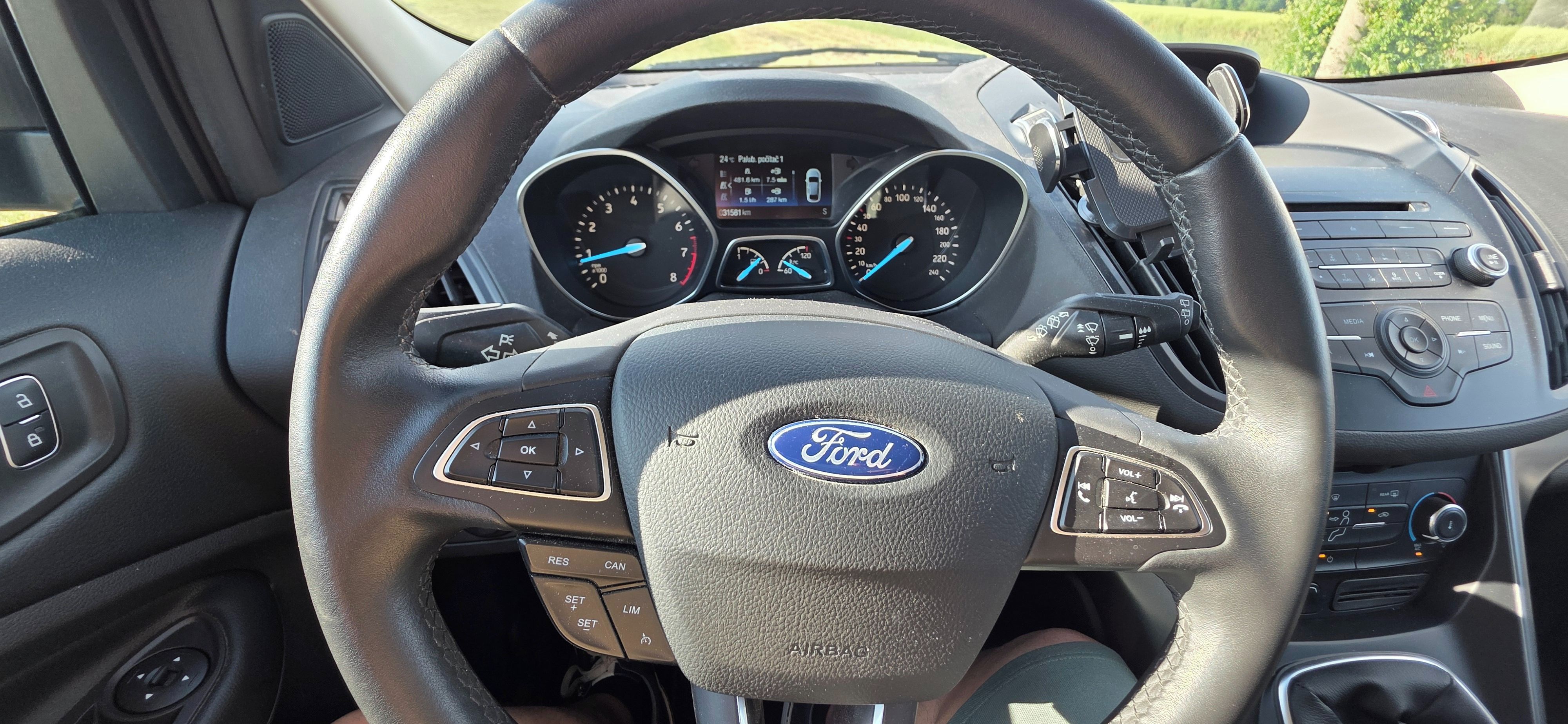 Ford Kuga, Ford Kuga 1.5 jako novy - fotka 4