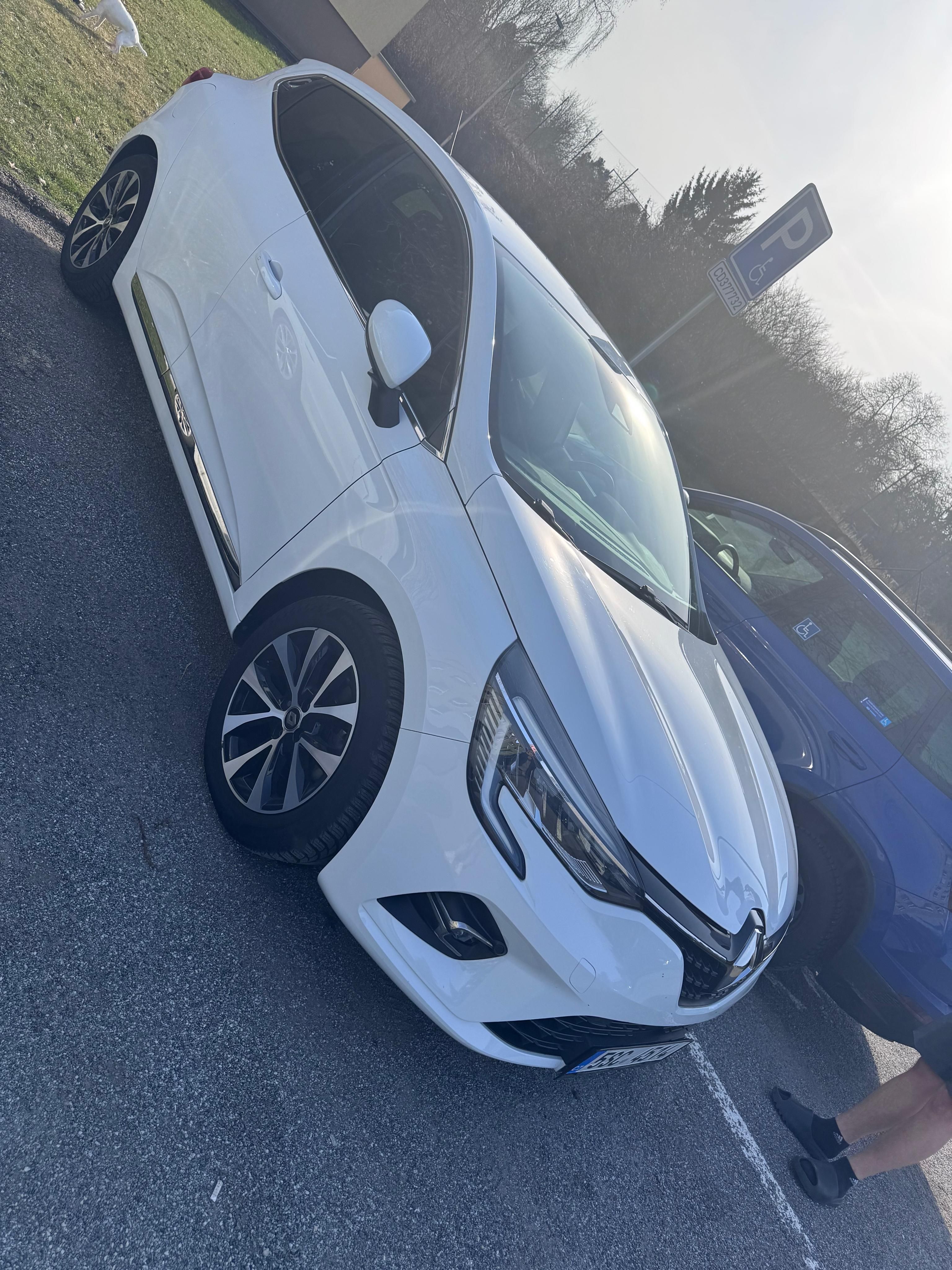 Renault Clio, 1,3 BA, servisováno - fotka 3