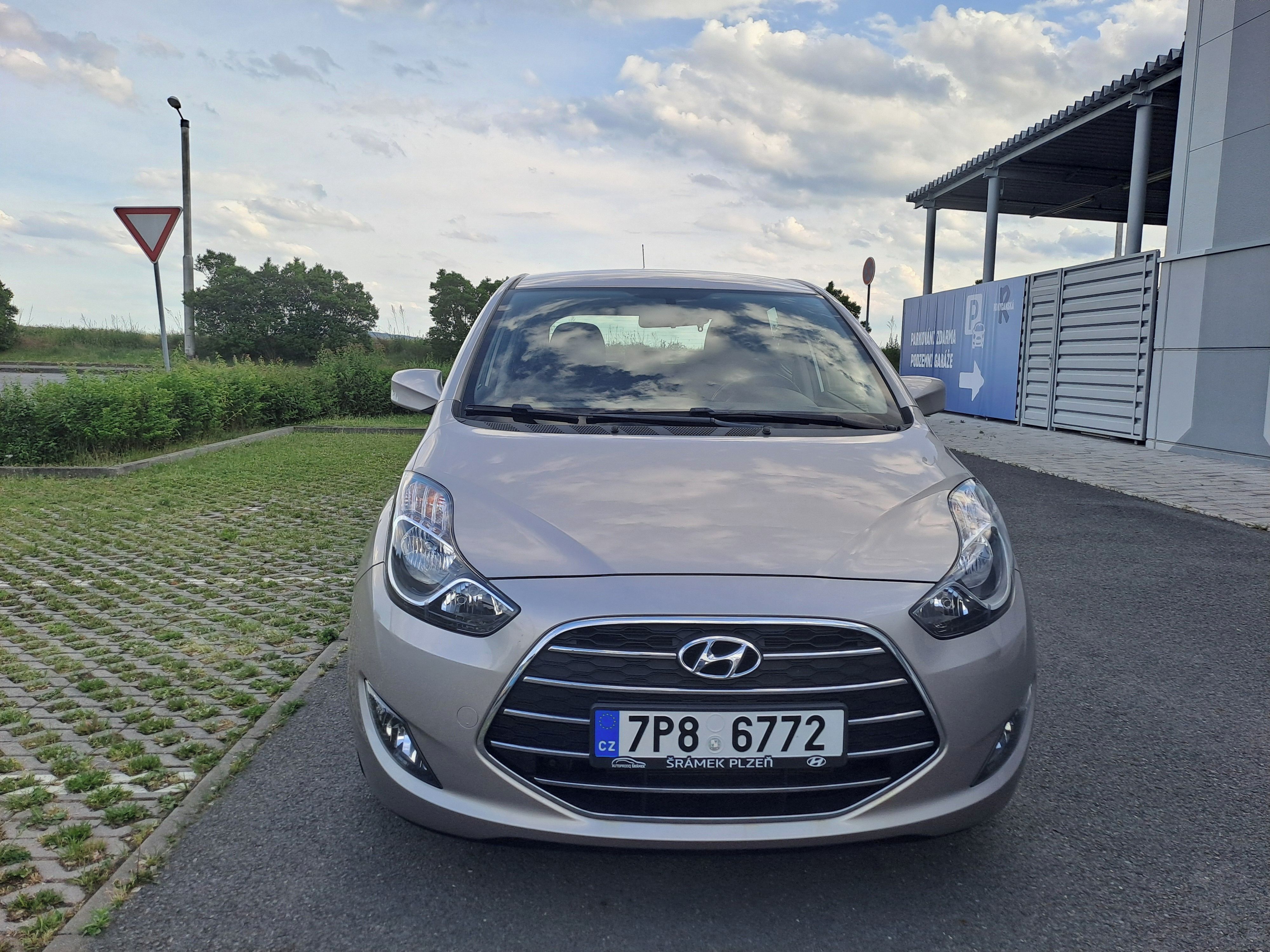 Hyundai ix20, 1.6CVVT 1.MAJ EXTRA PĚKNÉ+KOLA - fotka 2