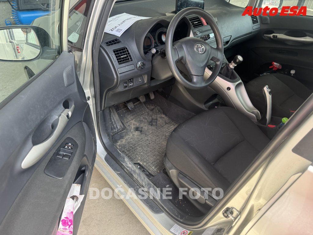 Toyota Auris, 1.3 VVT-i - fotka 3
