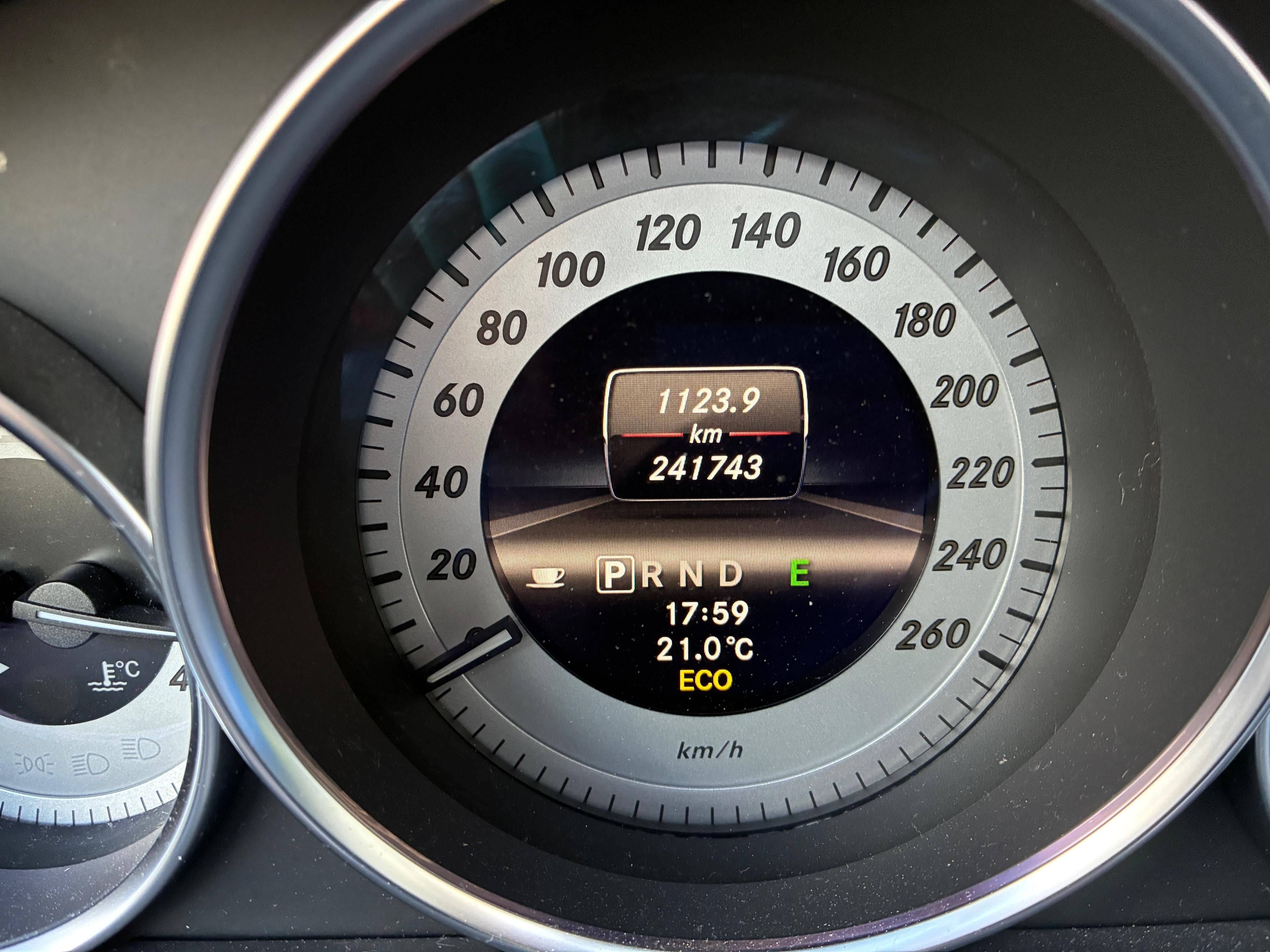 Mercedes-Benz Třídy C, 200 CDI - fotka 5