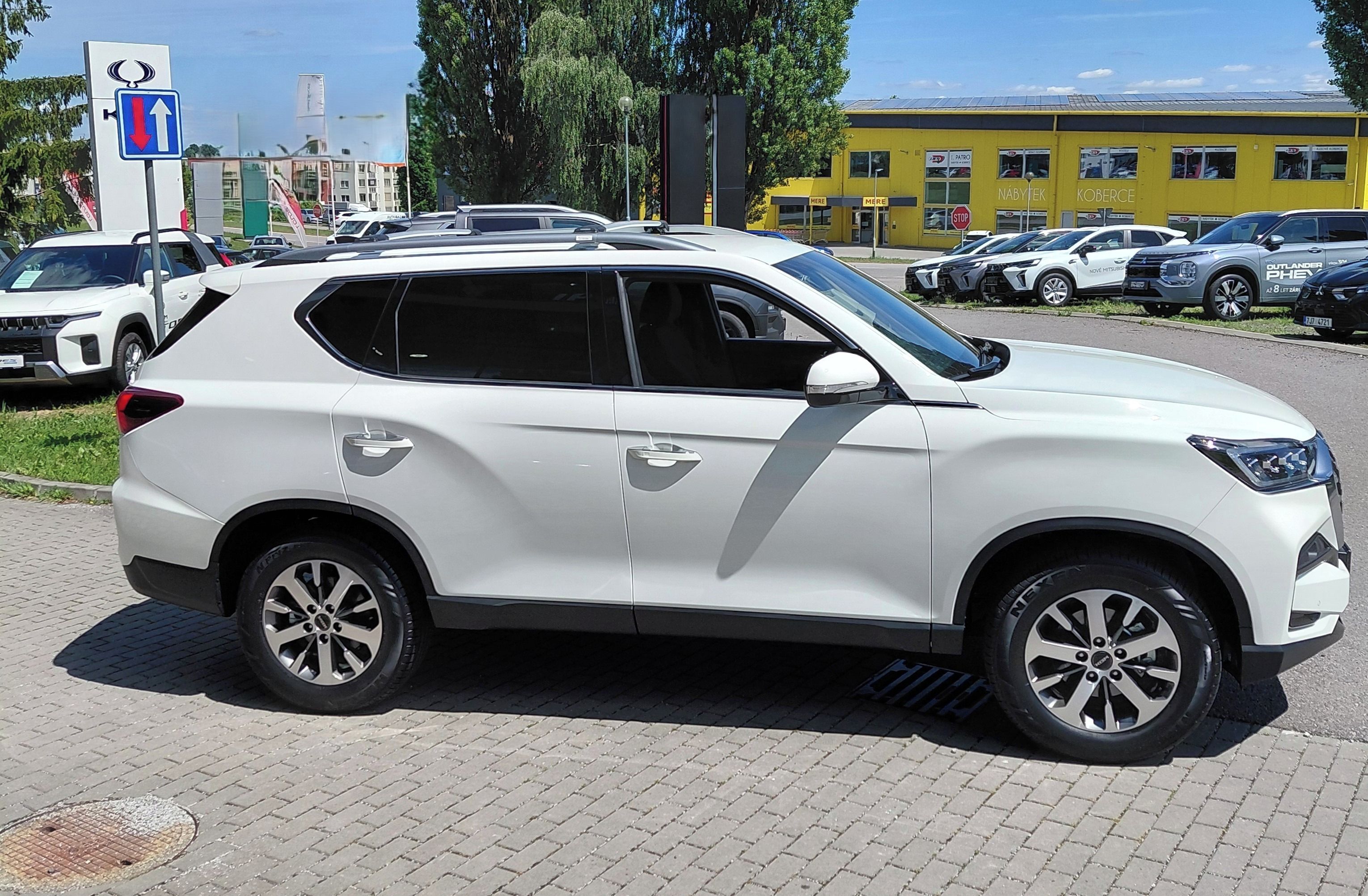 SsangYong Rexton, REXTON G4 2,2  CLUB 4WD 8AT - fotka 4