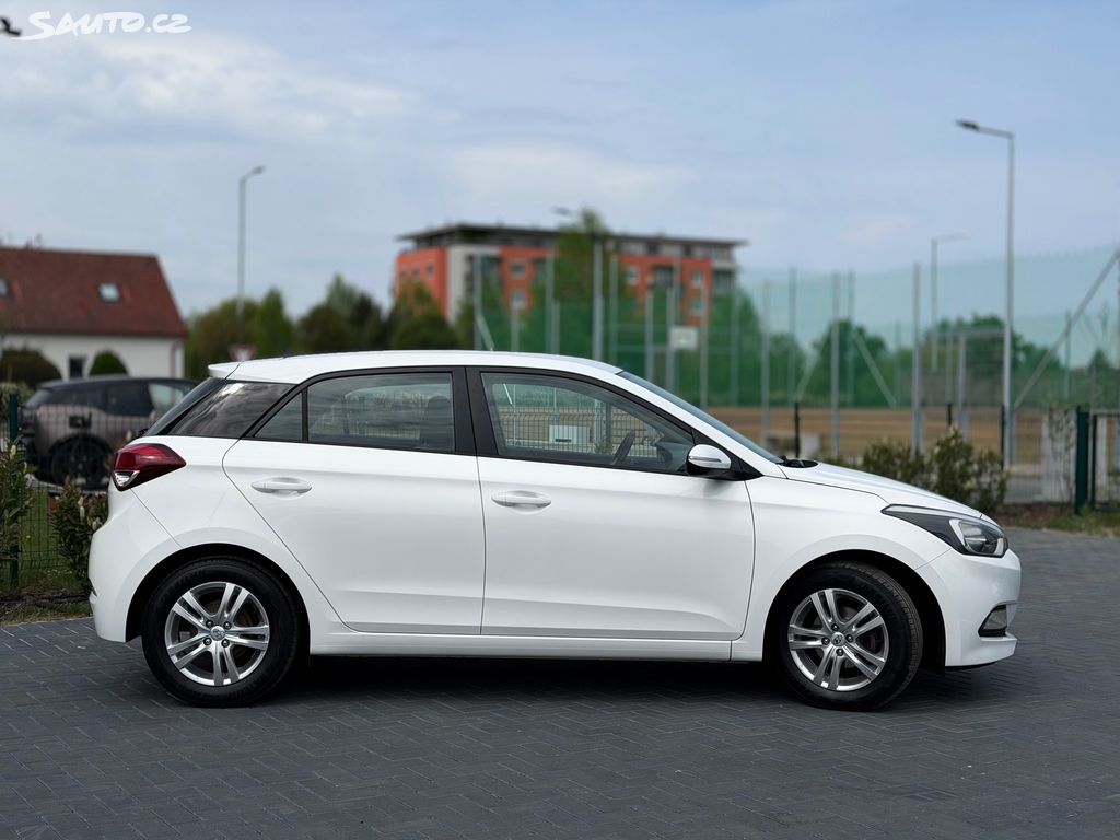 Hyundai i20, 1.2i 55 kw - fotka 5