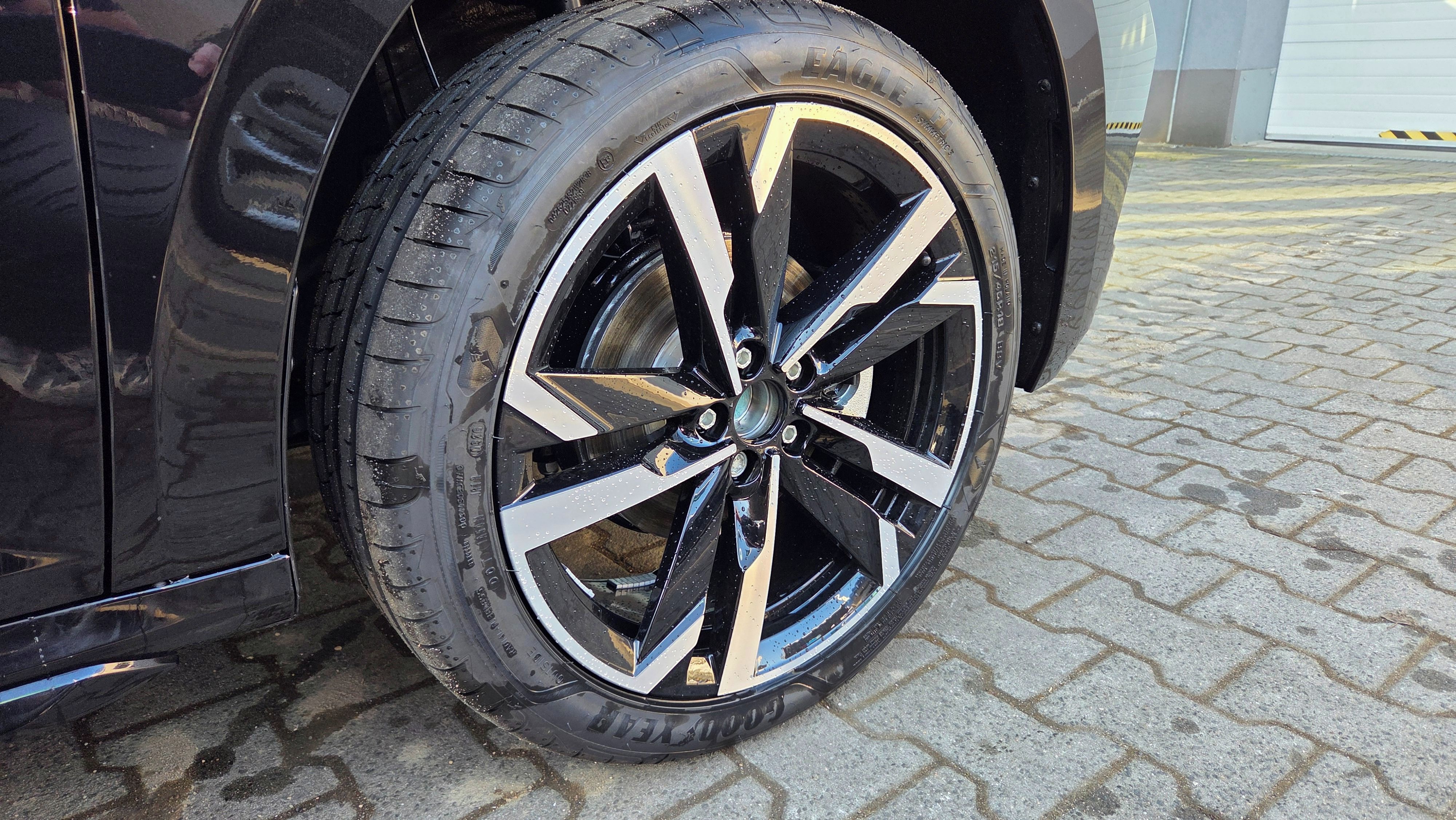 Škoda Kamiq, Monte Carlo 1,5 TSI 110 kW - fotka 5