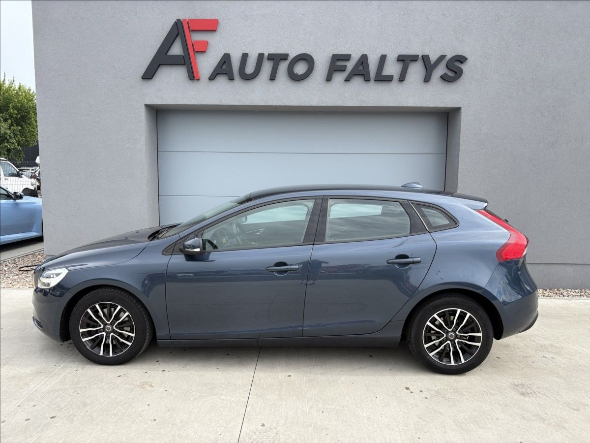 Volvo V40, 2,0 i T2 90 KW MANUÁL MOMENTUM - fotka 4