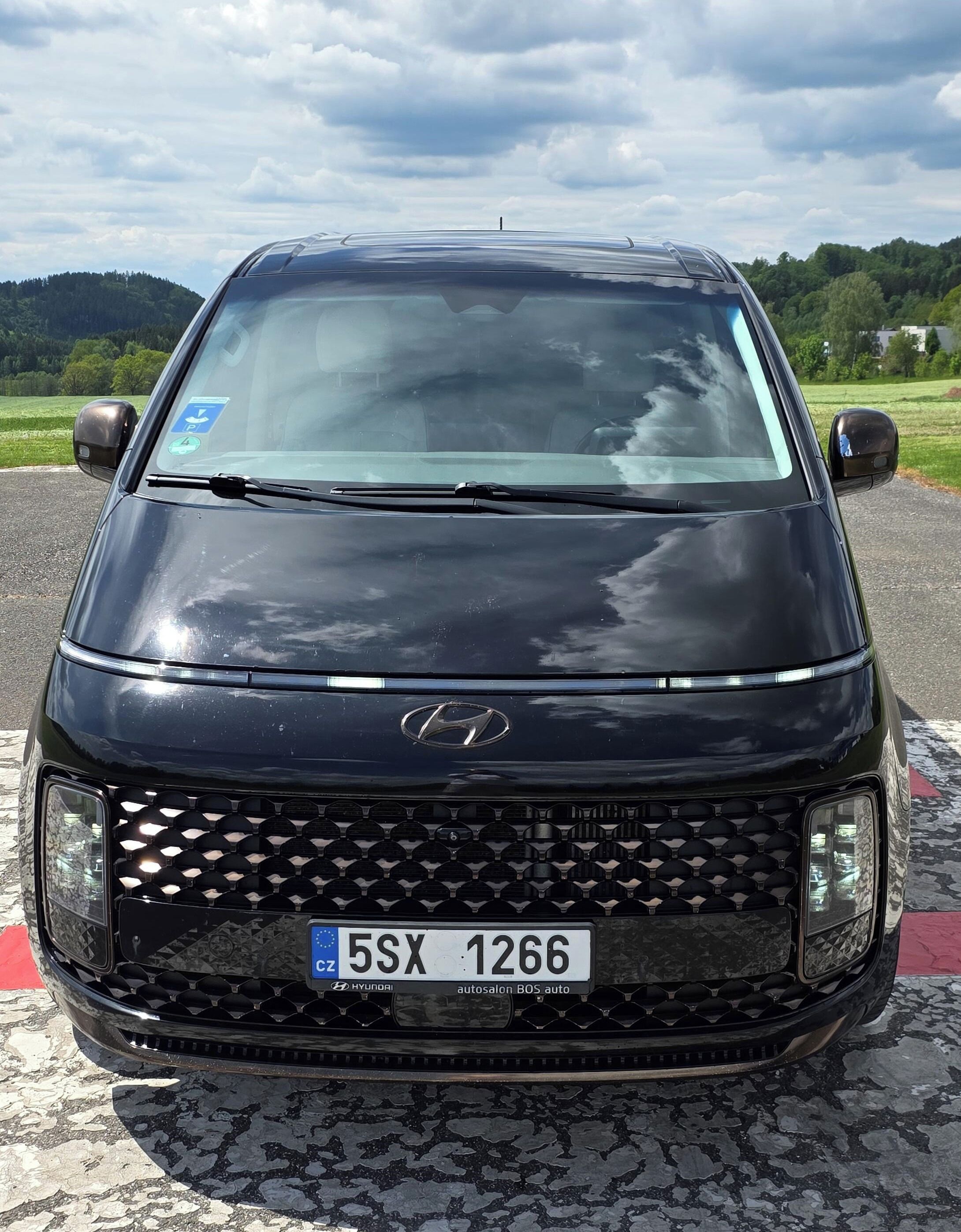 Hyundai Staria, Luxury 4x4