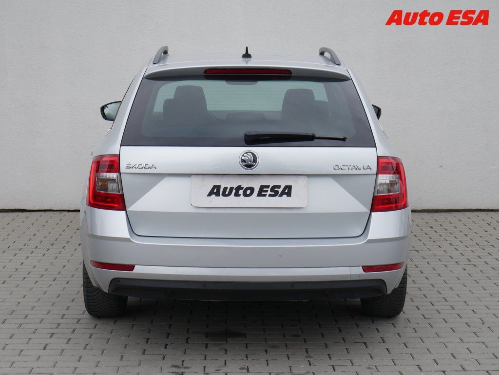 Škoda Octavia, 1.6 TDi,Ambition,DSG - fotka 5