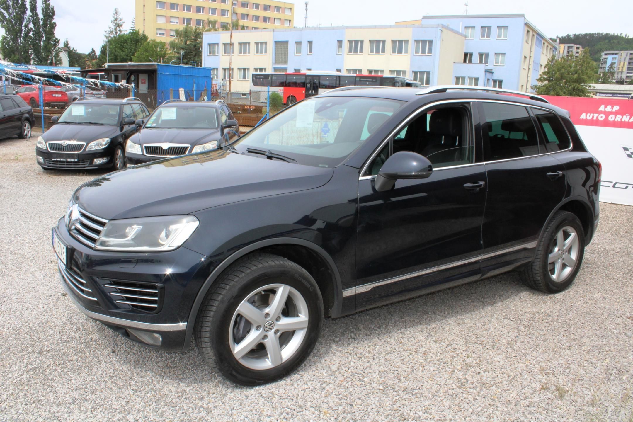 Volkswagen Touareg, 3,0TDI R LINE KŮŽE NAVI XENON - fotka 3